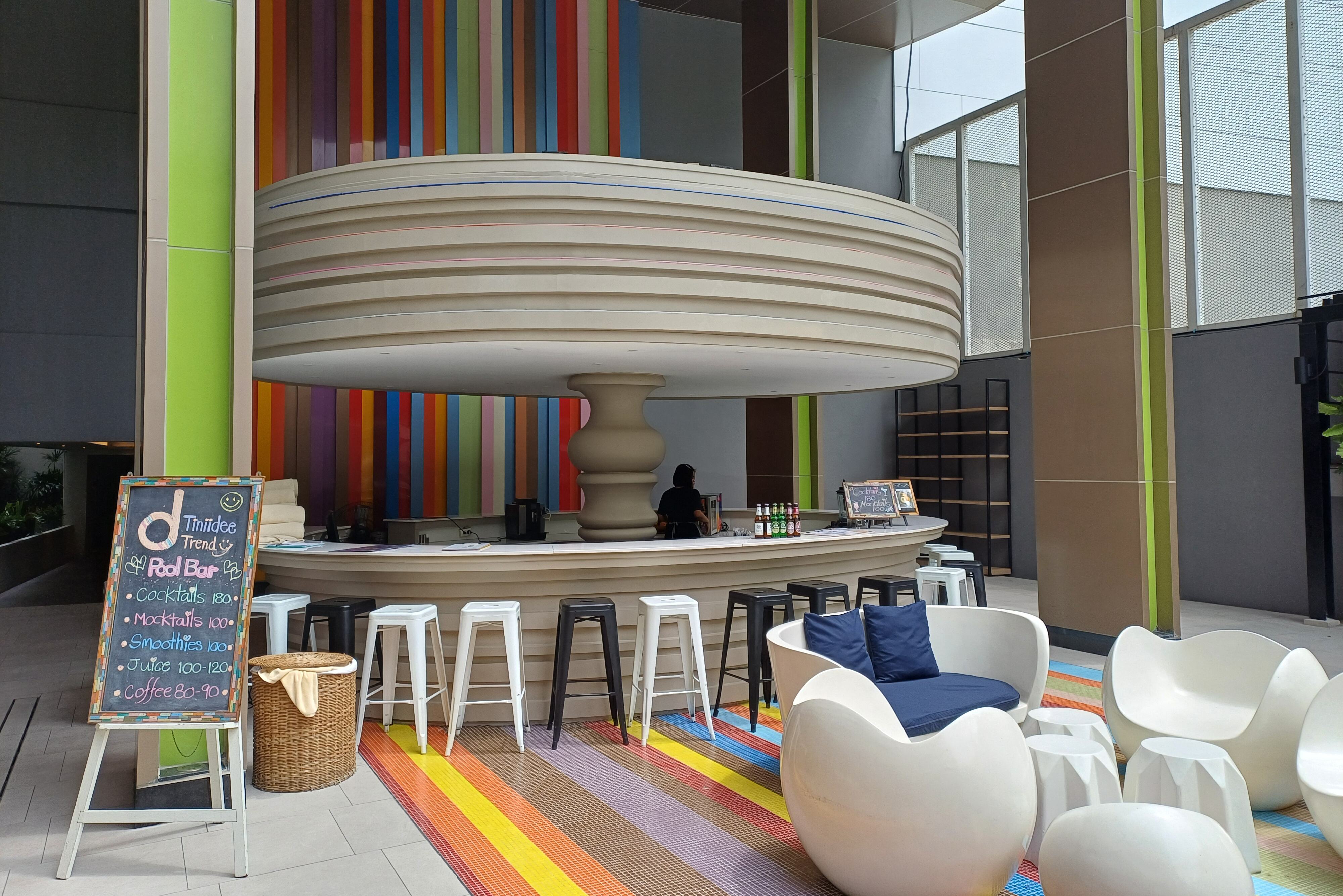 Poolbar Tinidee Trendy Bangkok