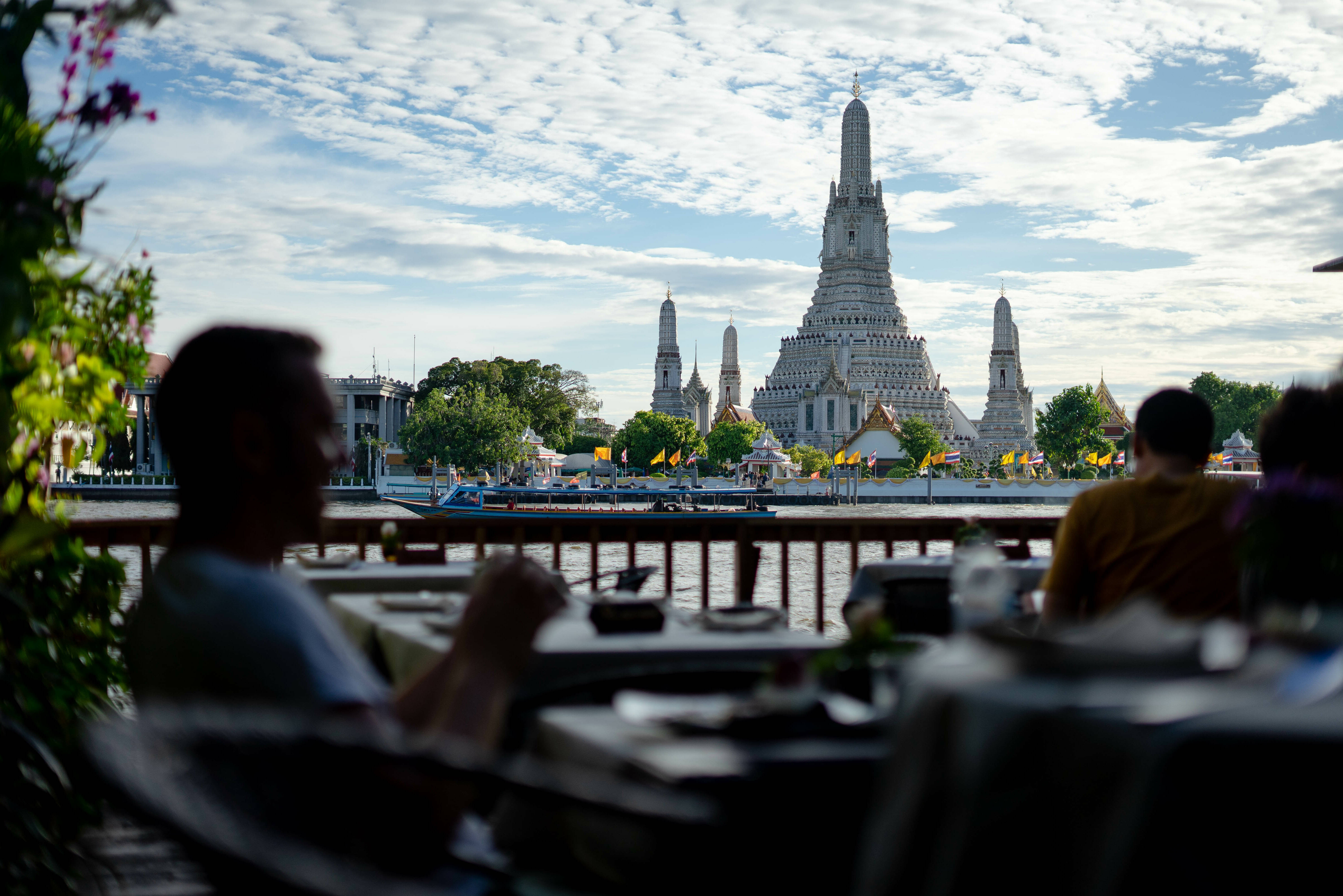 Koffie met uitzicht op Wat Arun
