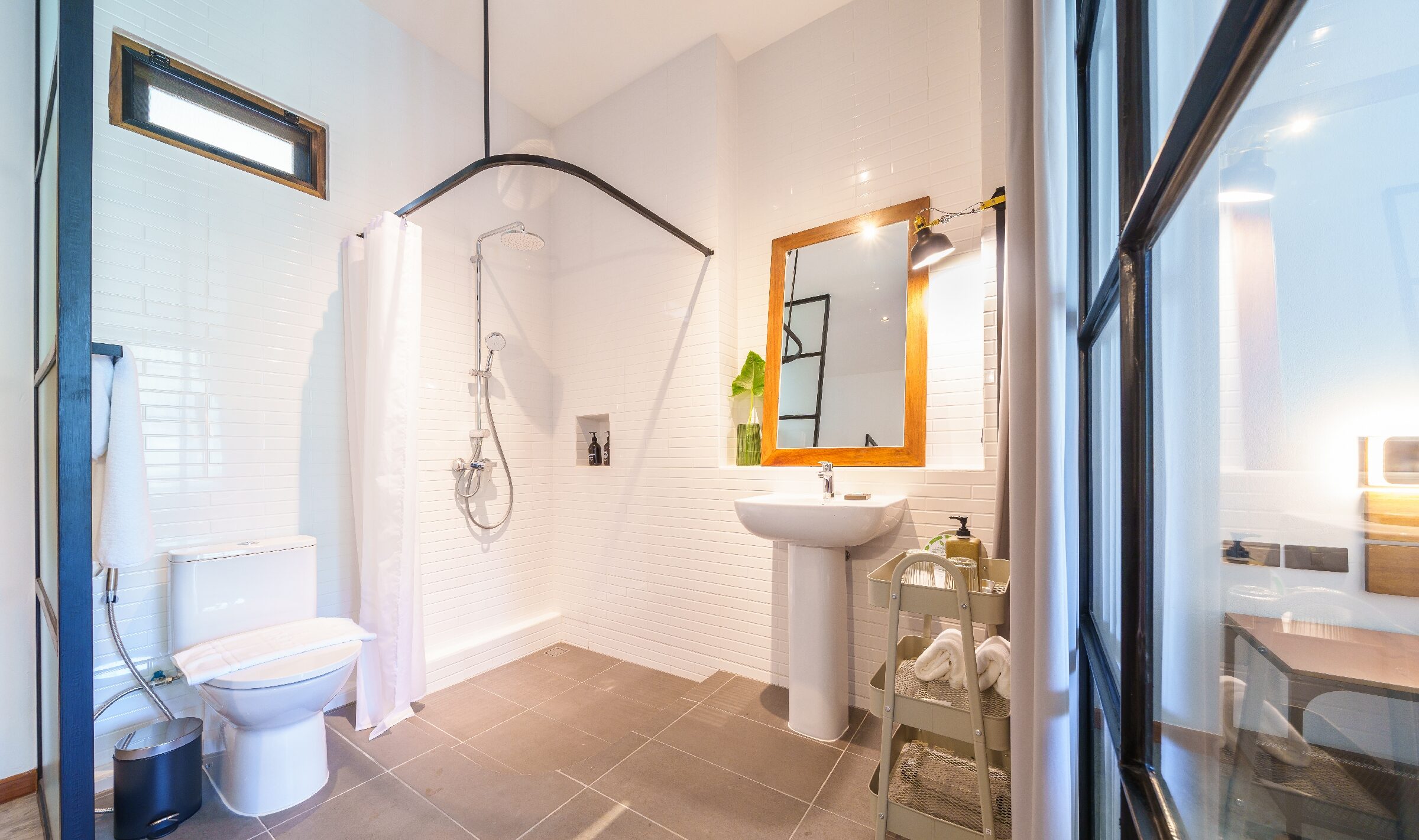 Badkamer Jungle Deluxe kamer Baan Ploy Sea Koh Samet