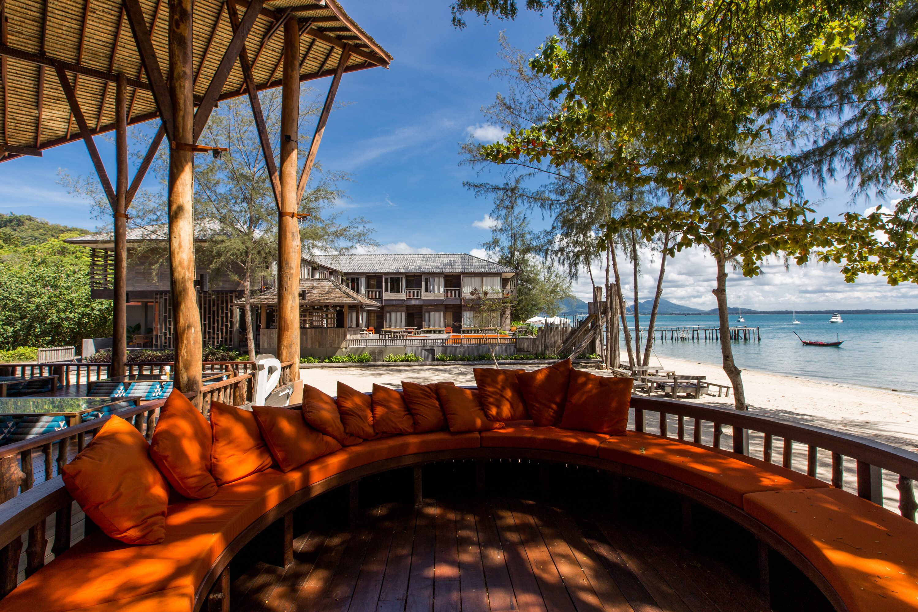 Lounge gedeelte restaurant Baan Ploy Sea Koh Samet