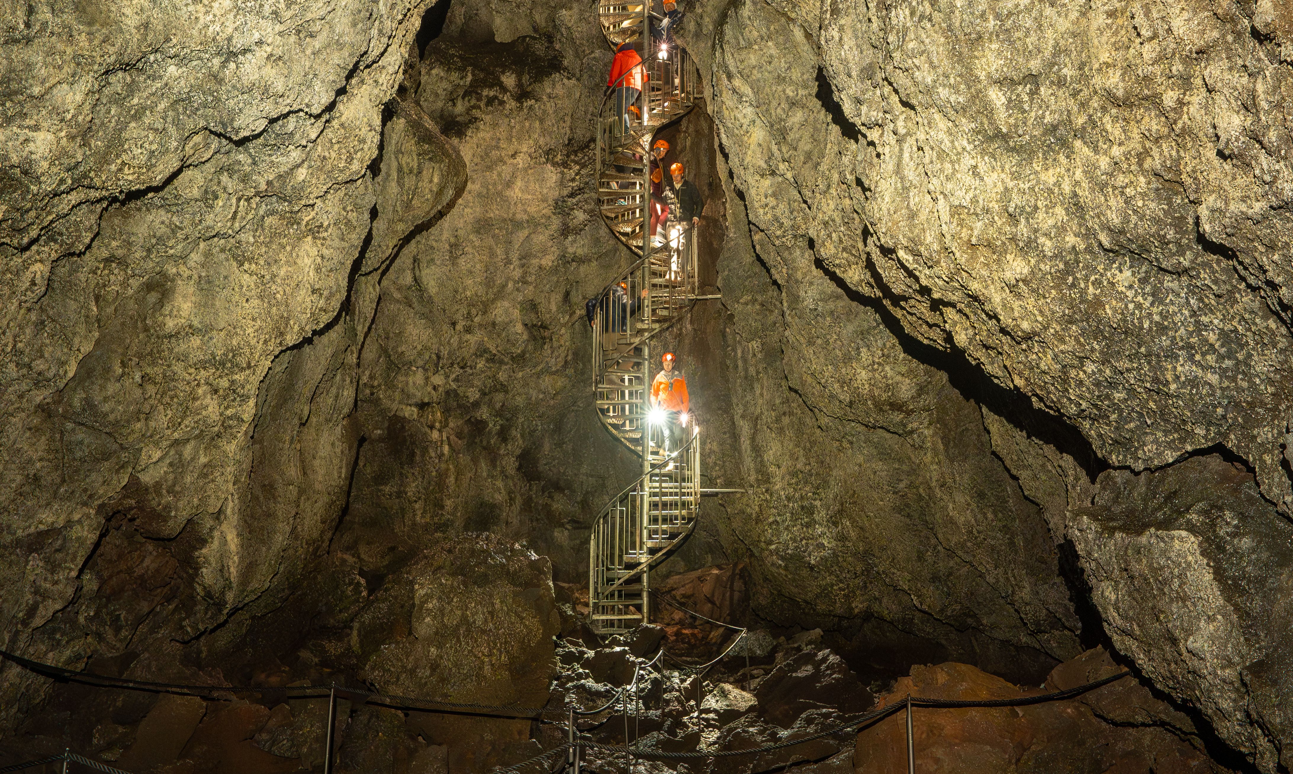 Vatnshellir-lava-cave