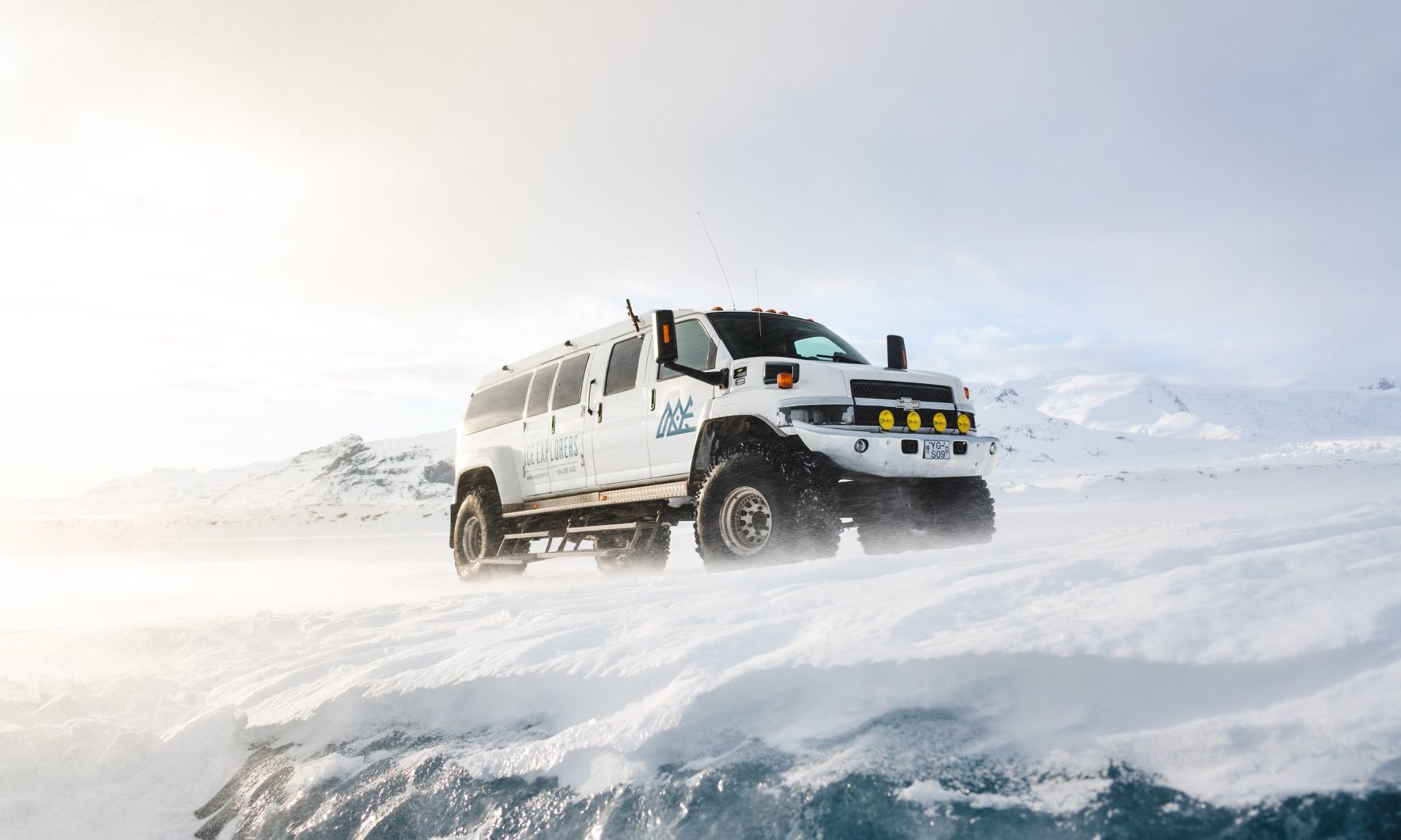 IJsgrot per superjeep vik IJsland