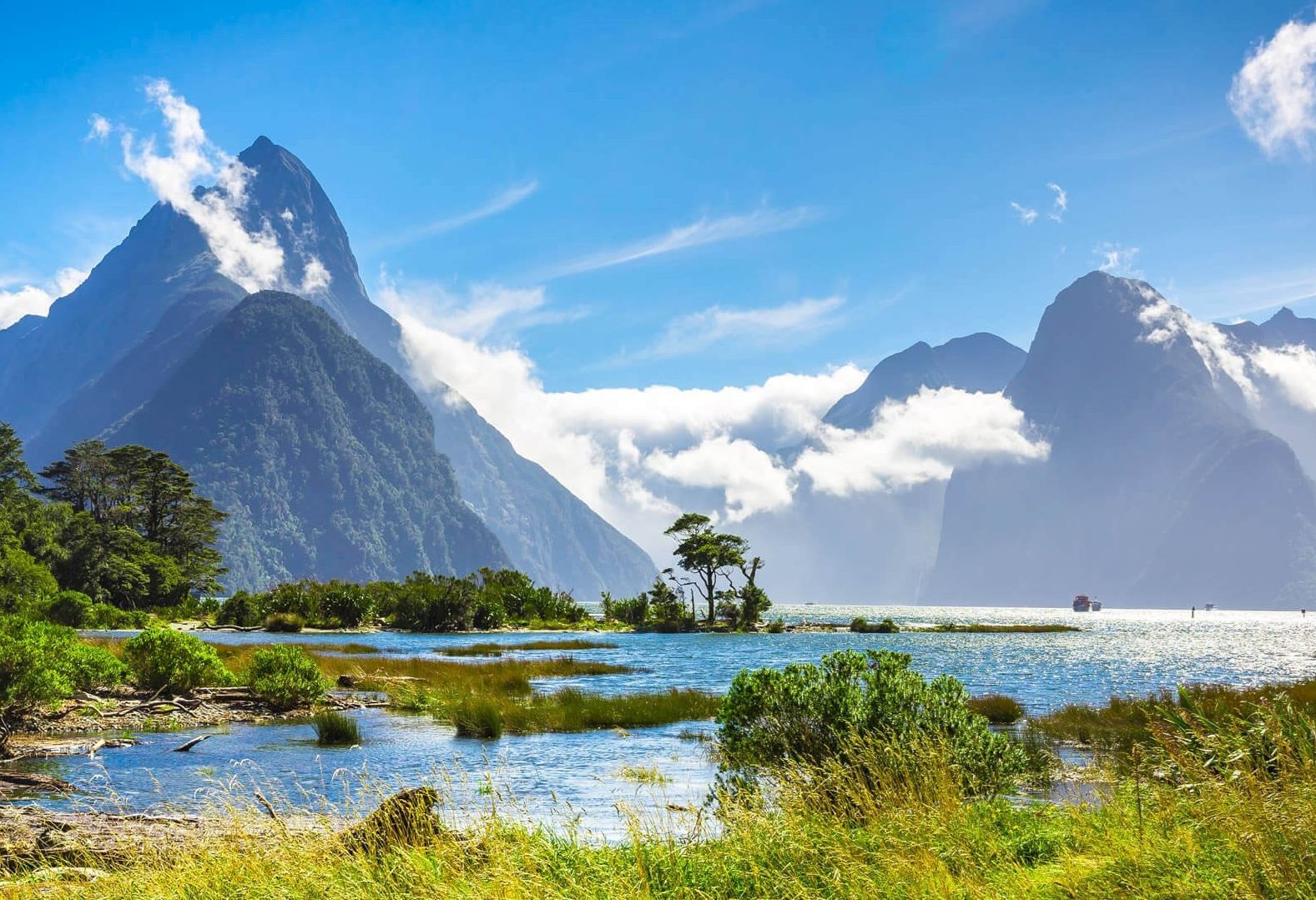 Milford Sound in Fiordland National Park in Nieuw-Zeeland