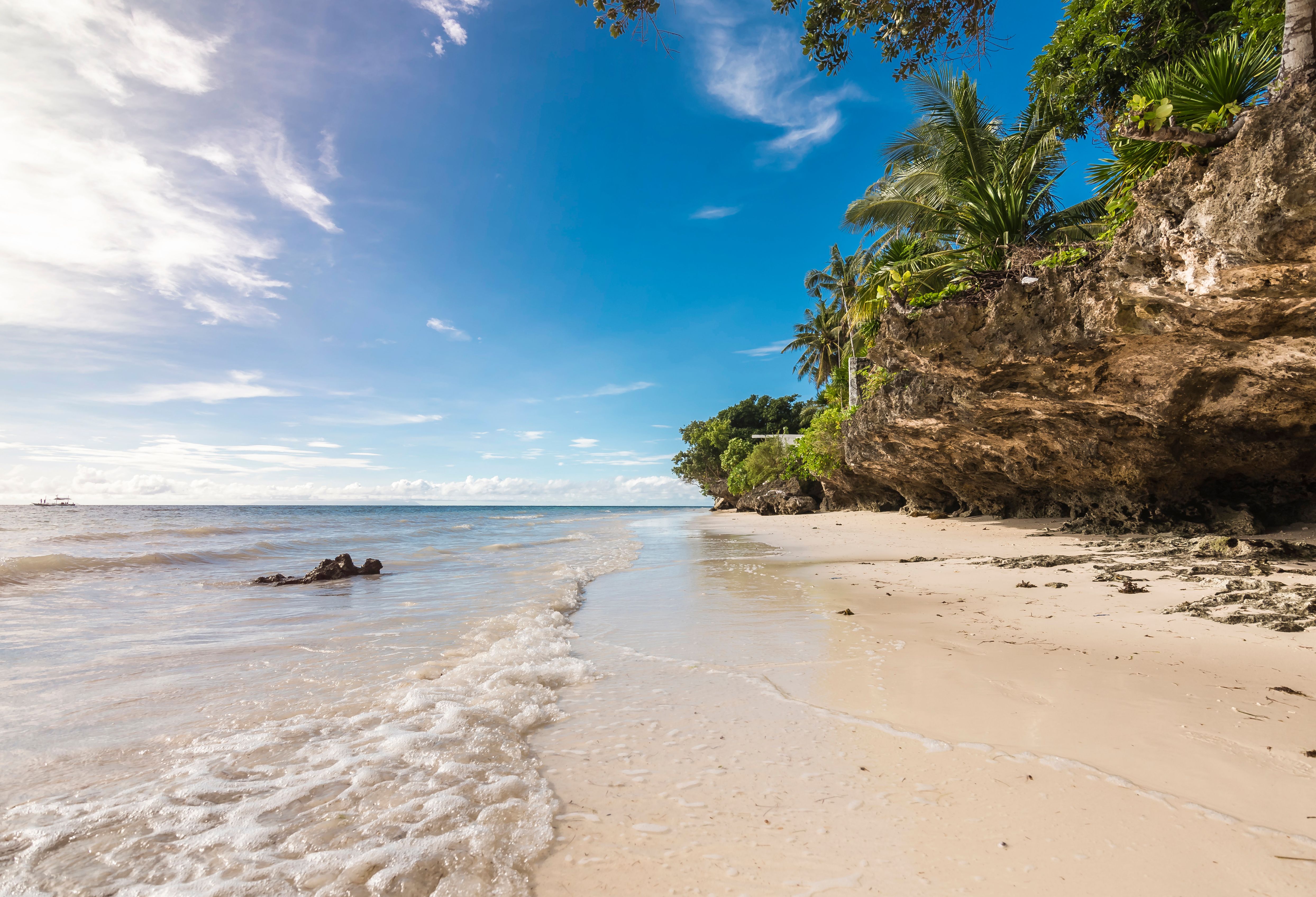 Ongerepte strand van Quinale bij Anda Bohol