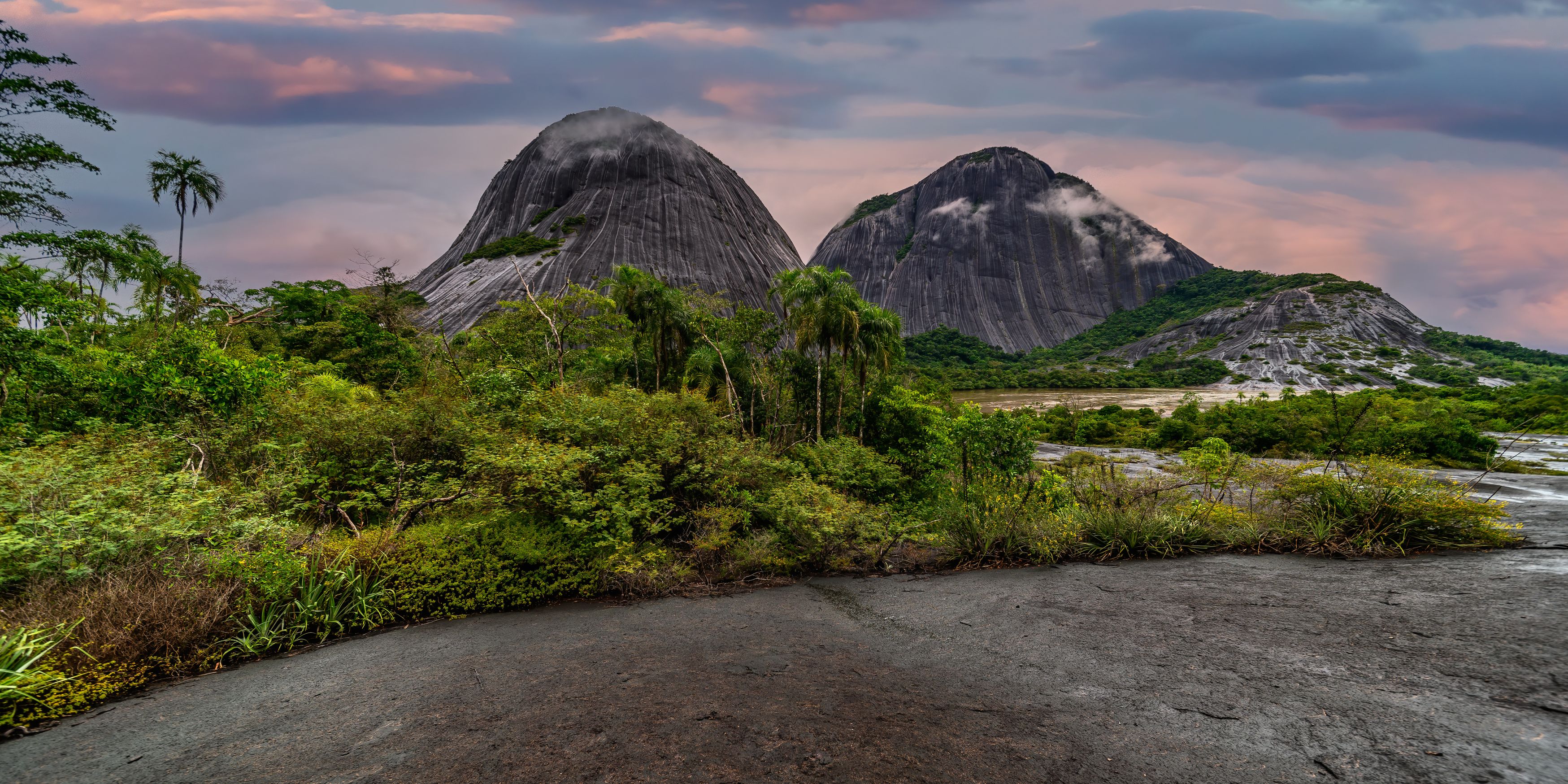 Colombia-Guainia-Mavicure-Berg-Pajarito