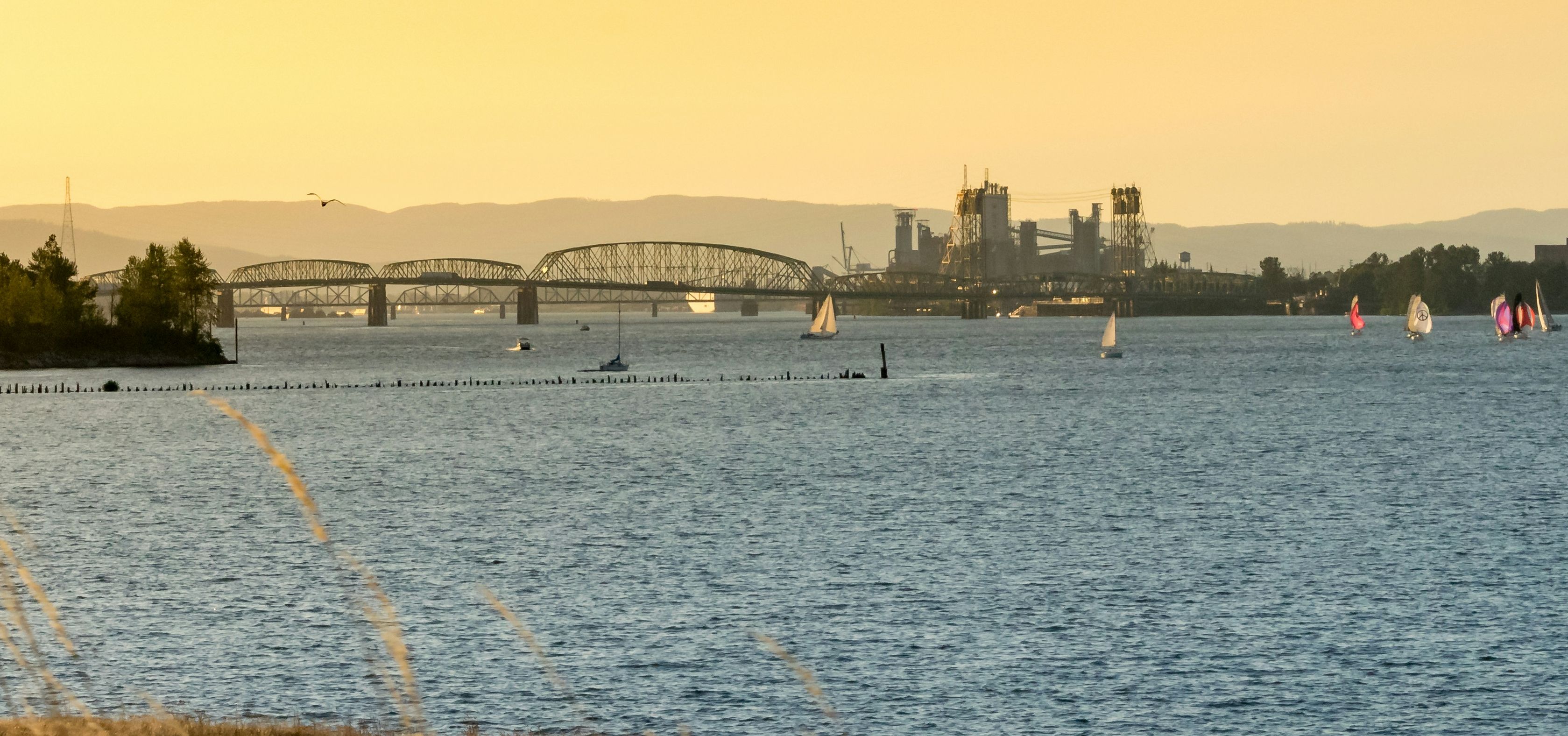 POrtland uitzicht over Hawthorne Bridge