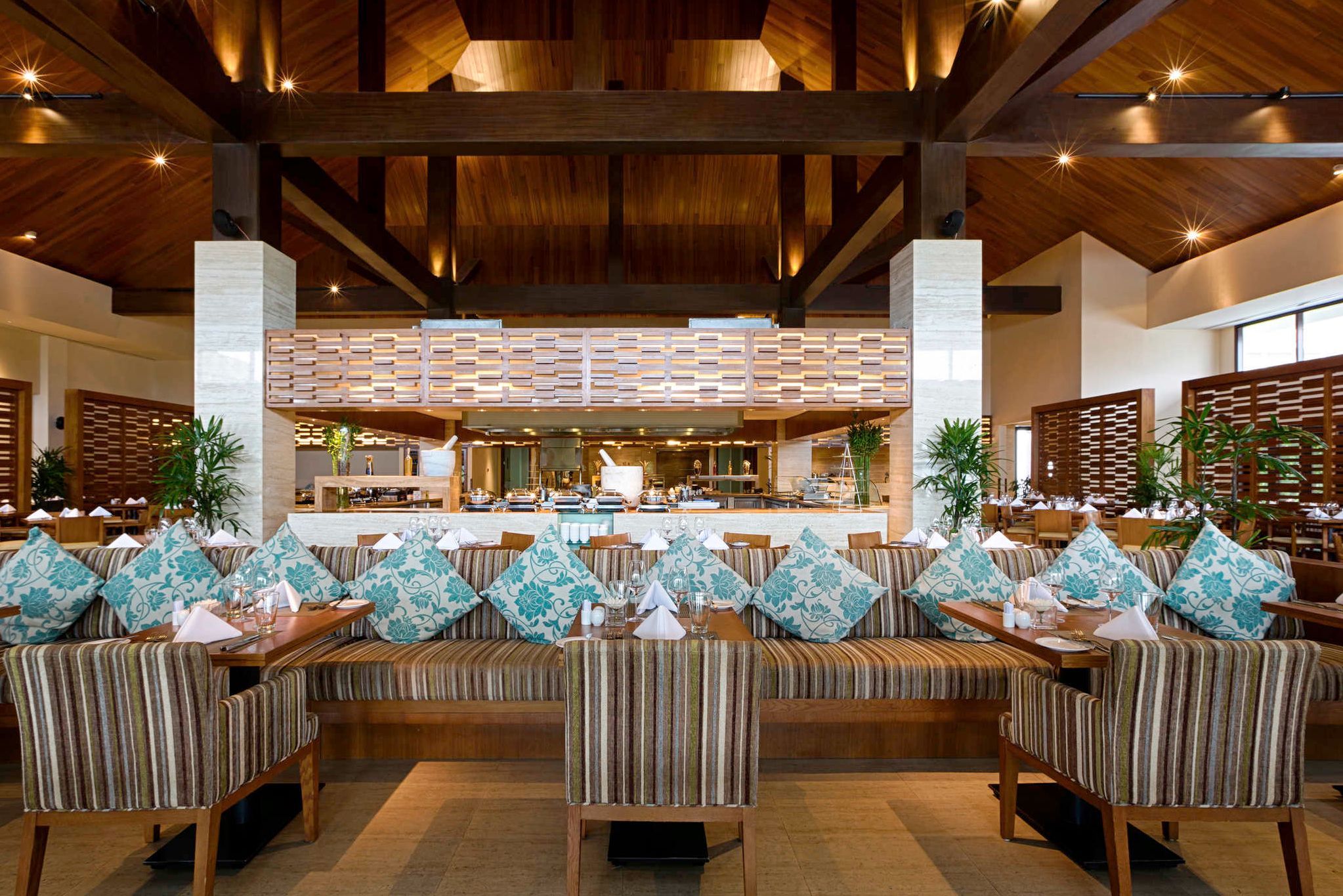 Vietnam Danang Pullman Danang Beach Resort Restaurant