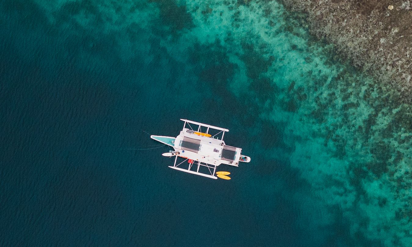 Filipijnen-Palawan-El-Nido-Island-Castaway-banca-boot
