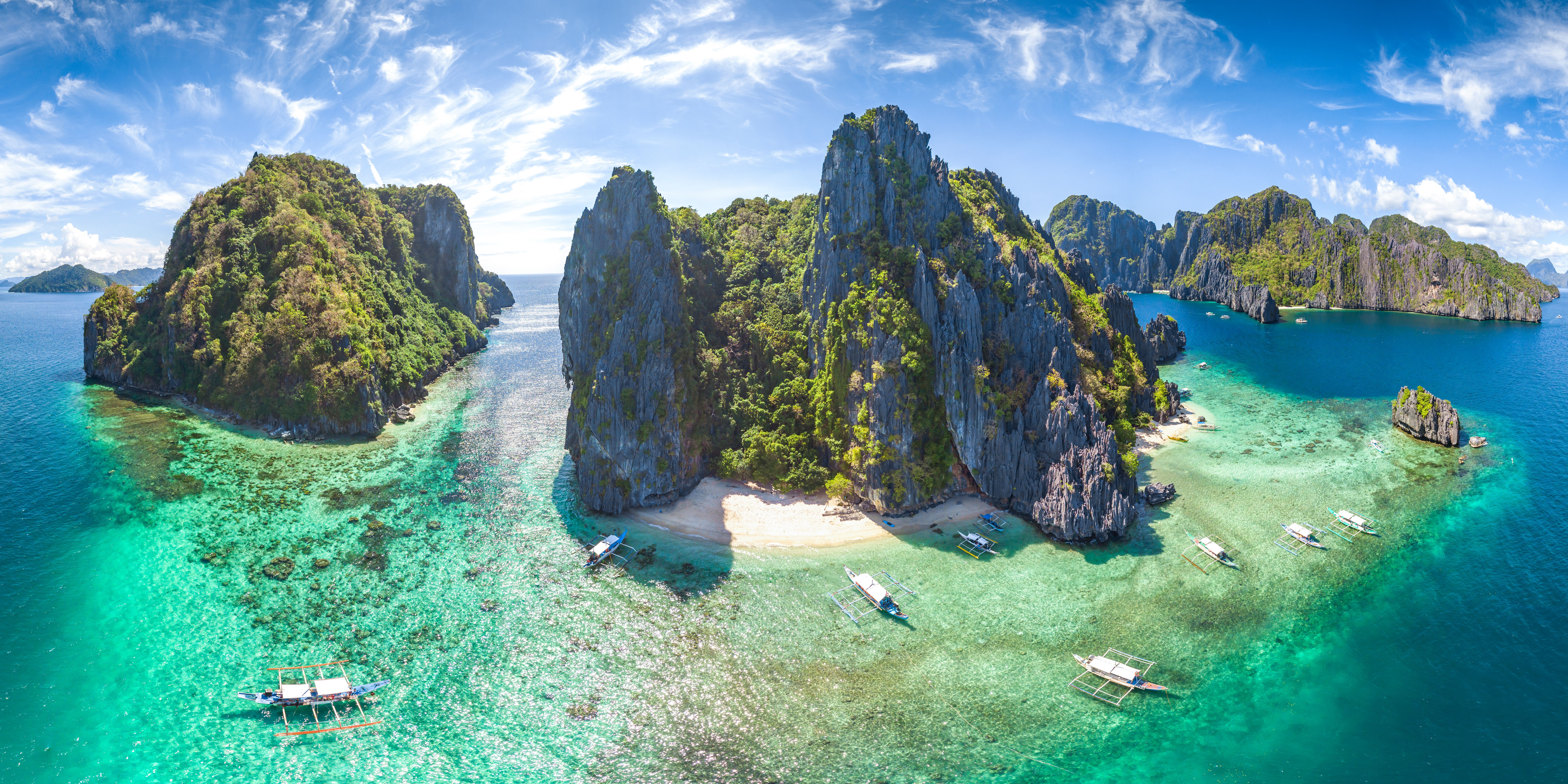Filipijnen-Palawan-El-Nido-eilanden-rotsen-helder-water