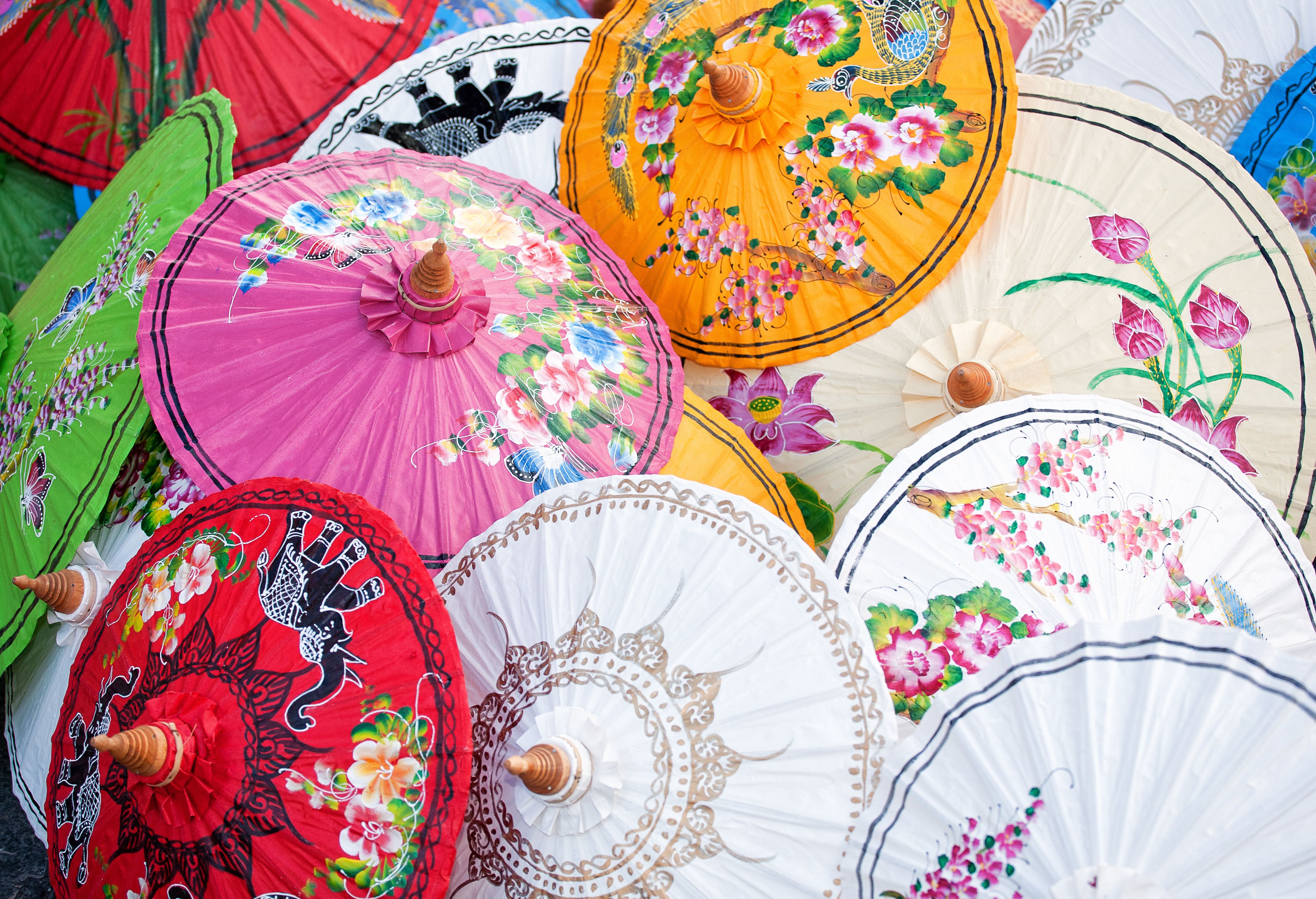 Kleurige parasols van Thailand