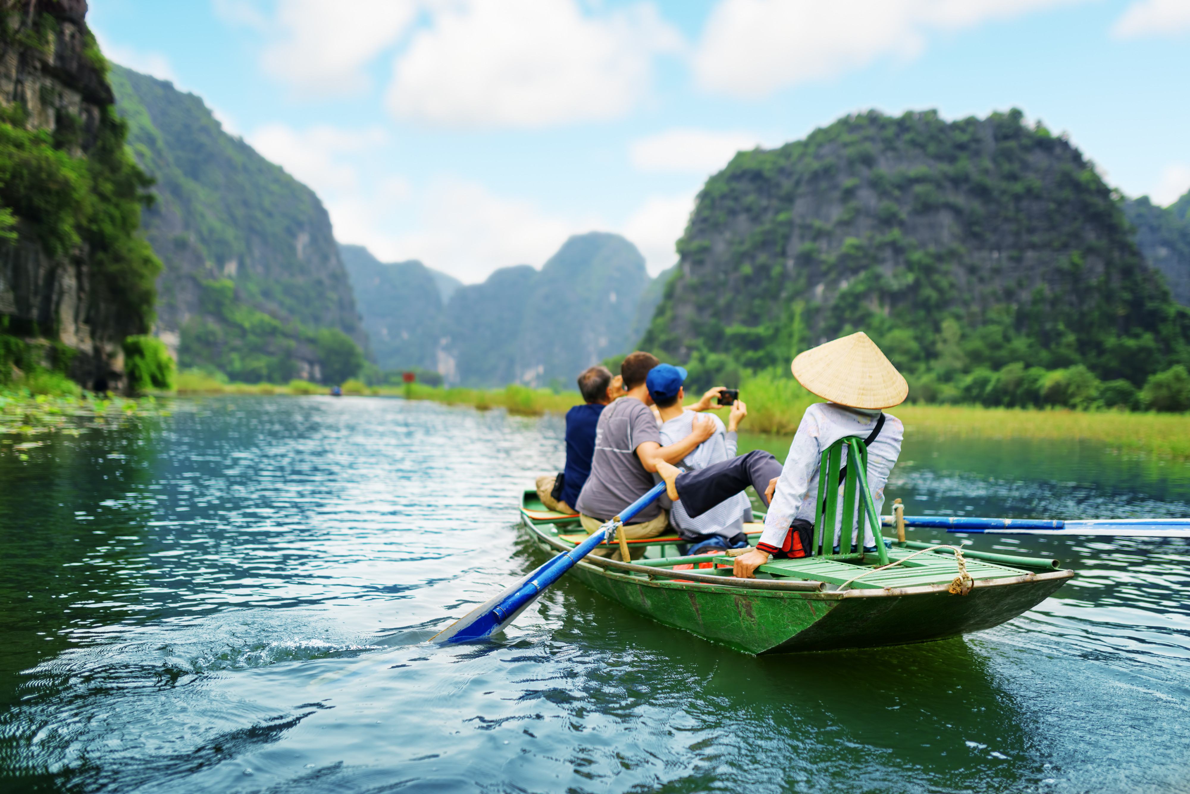 Varen in Tam Coc in de regio Ninh Binh in Vietnam