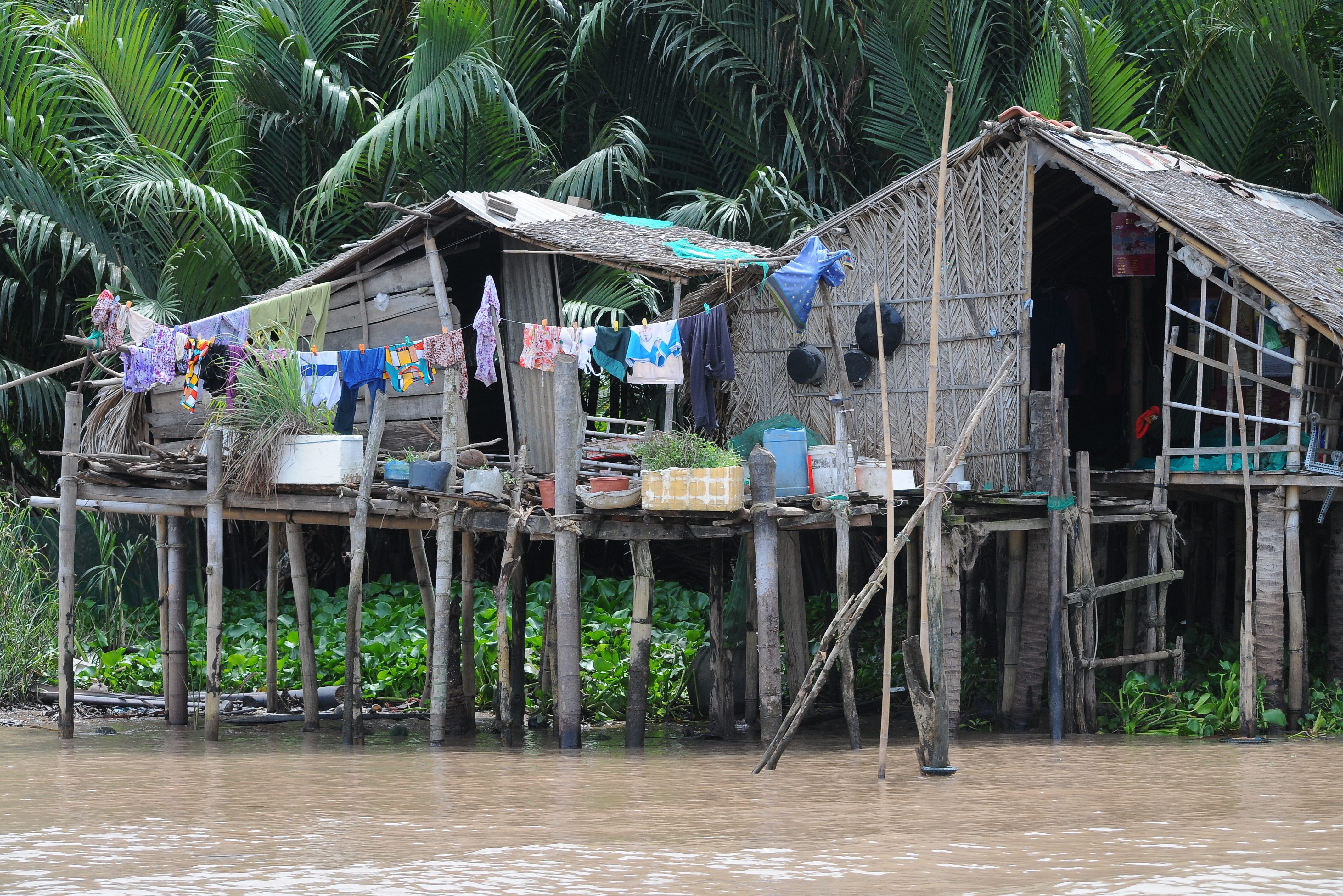 Houten huisjes in Ben Tre in de Mekong Delta, Vietnam