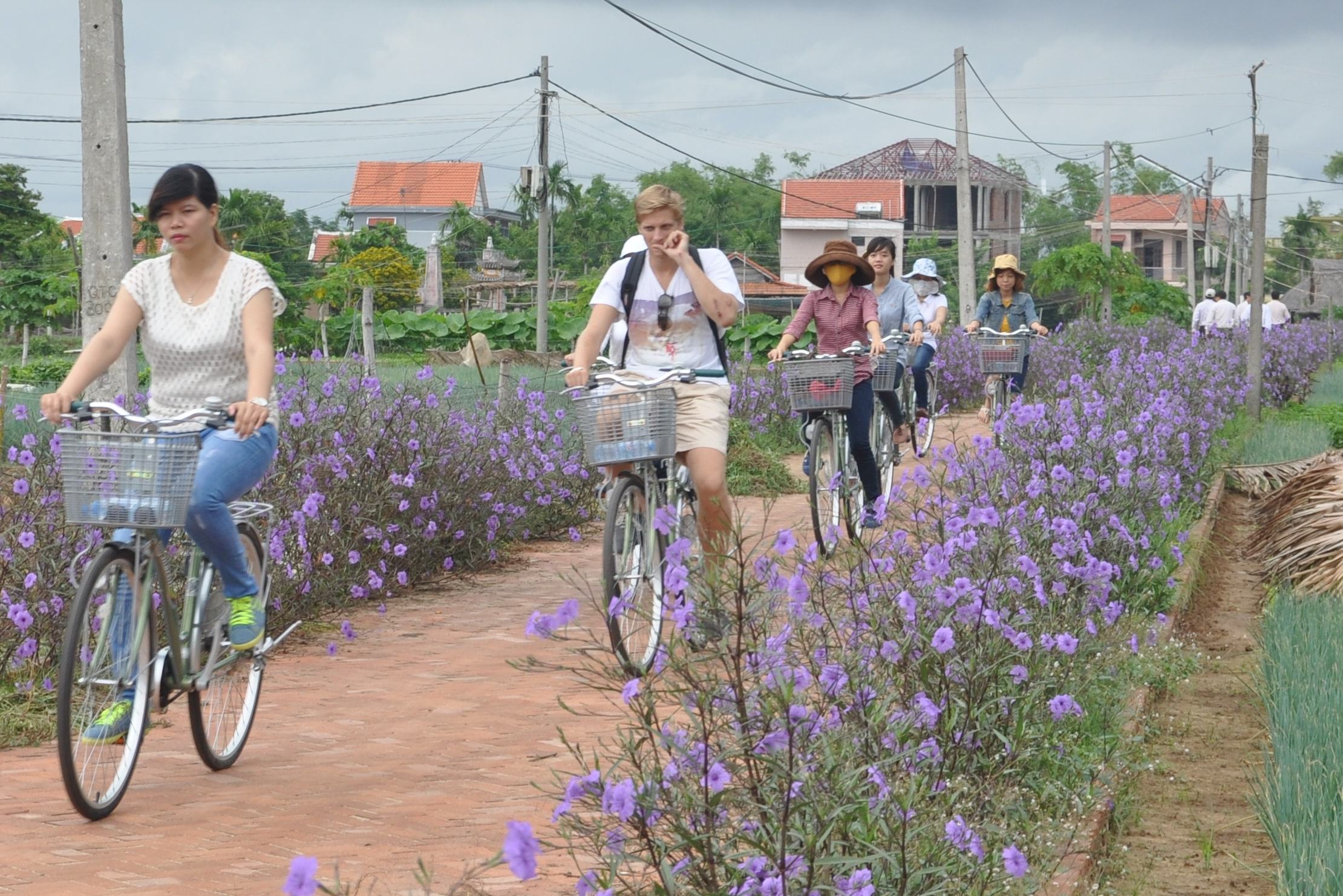 Fietsen door de landelijke omgeving van Hoi An, Vietnam