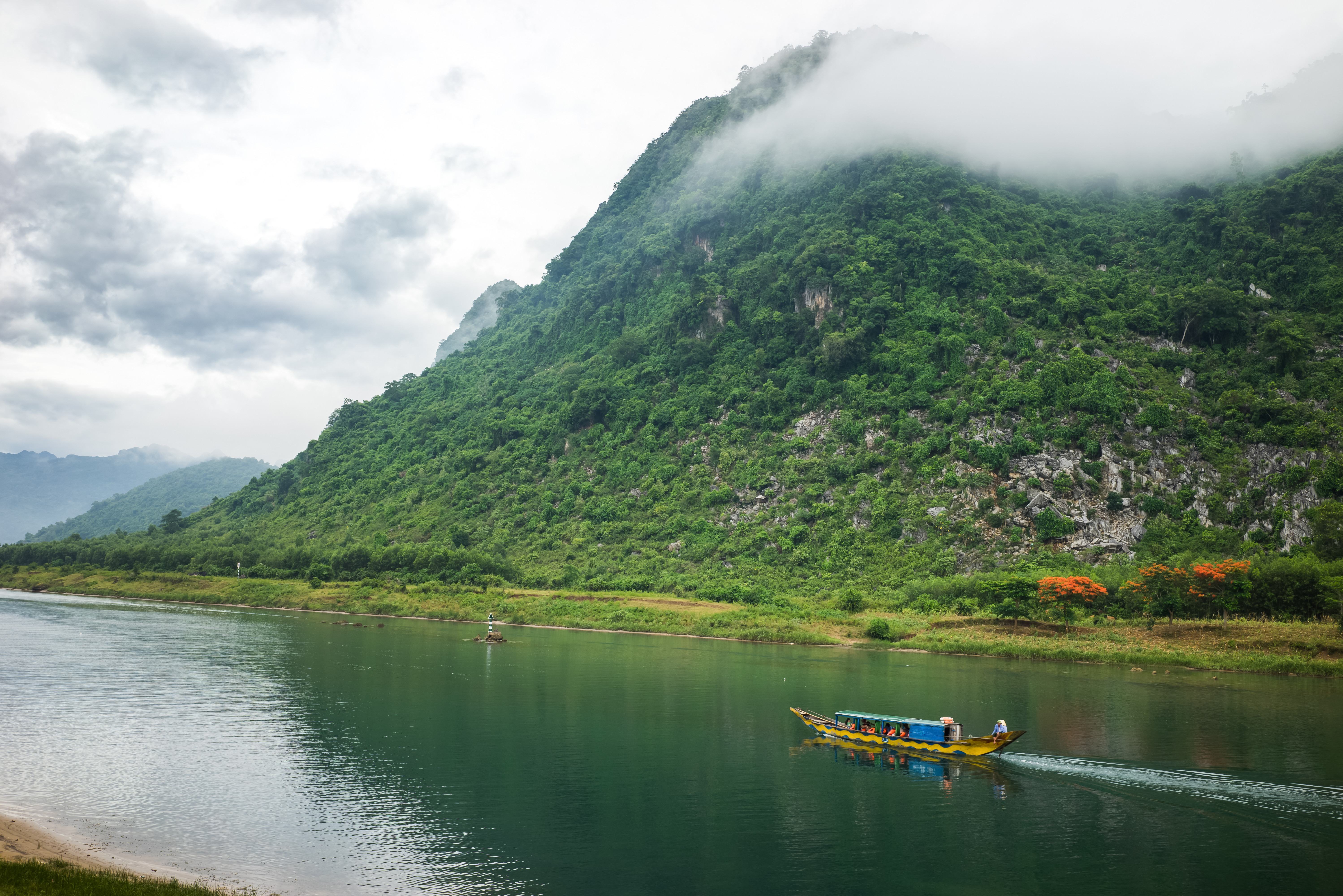 Rivier door het Phong Nha Ke Bang National Park in Vietnam