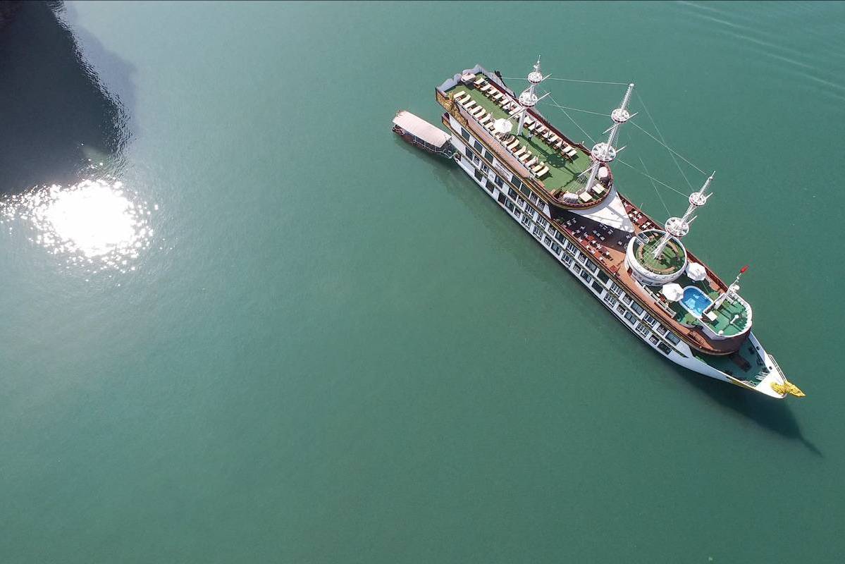 Dragon Legend Cruise in Bai Tu Long Bay in Vietnam