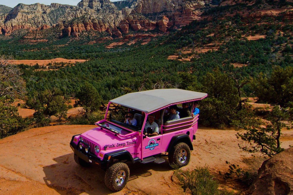 Pink jeep tour in Sedona in Arizona in Amerika