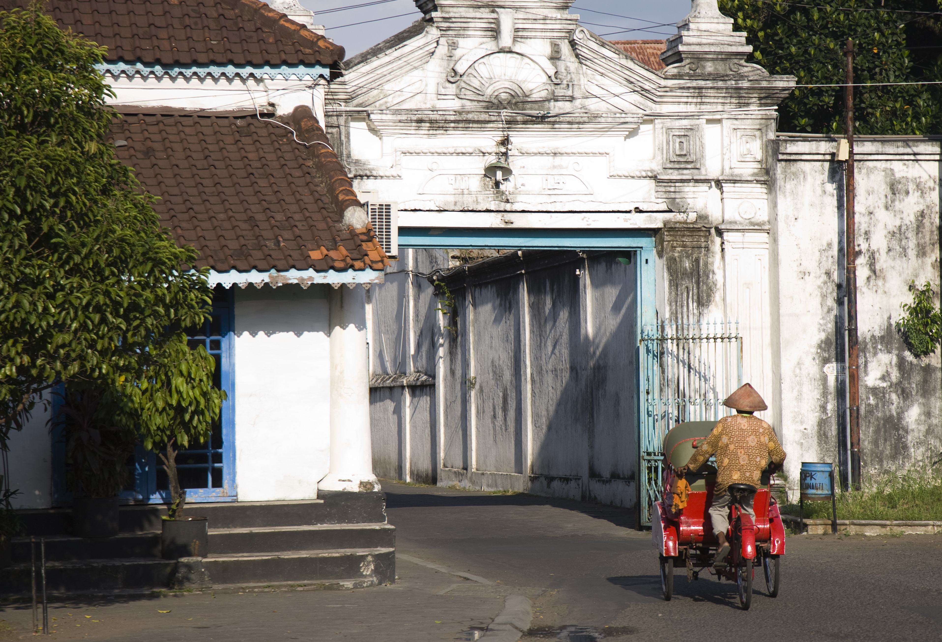 Straatbeeld in Solo Surakarta op Java