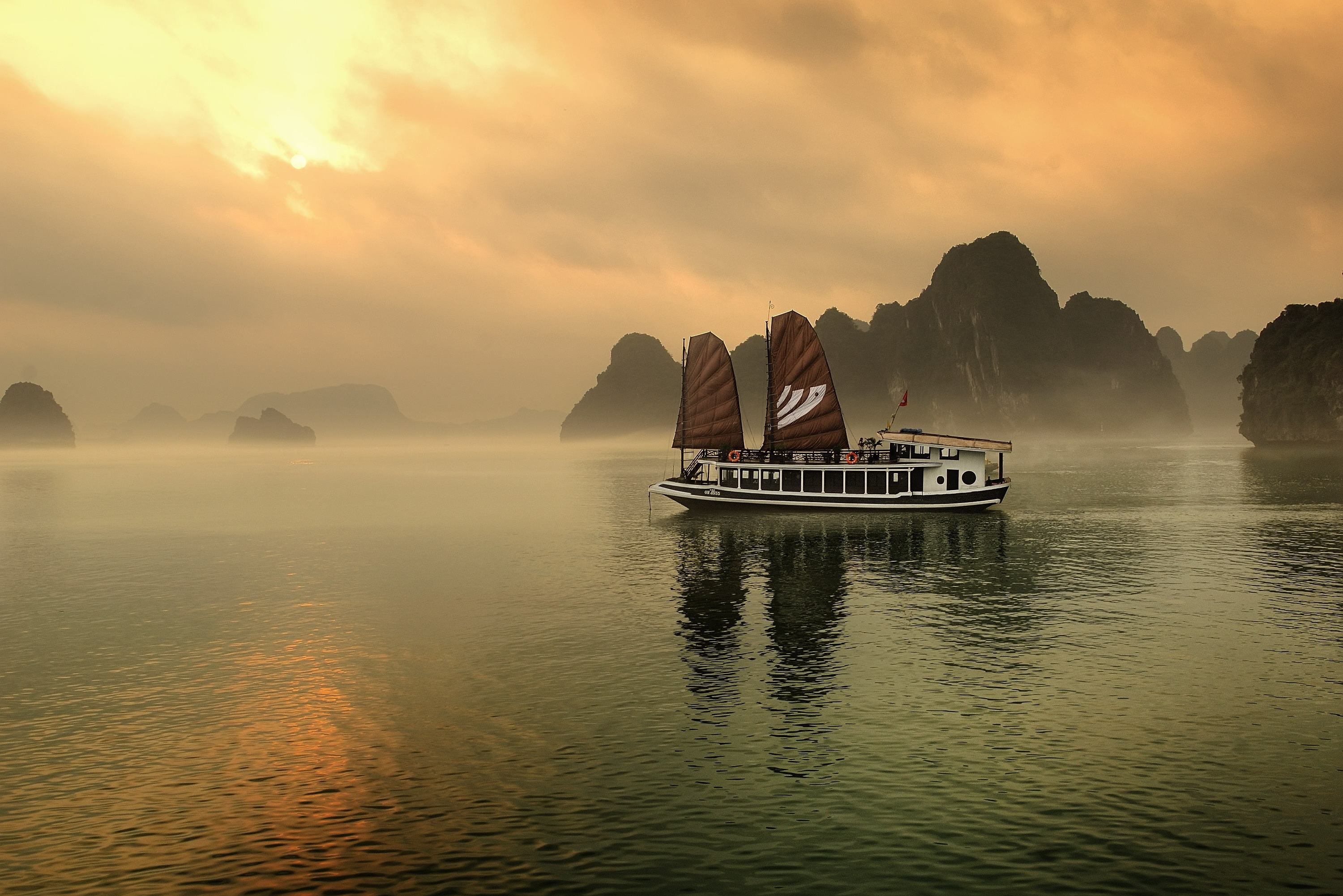 Privécruise op de Bhaya Legend in Halong Bay, Vietnam