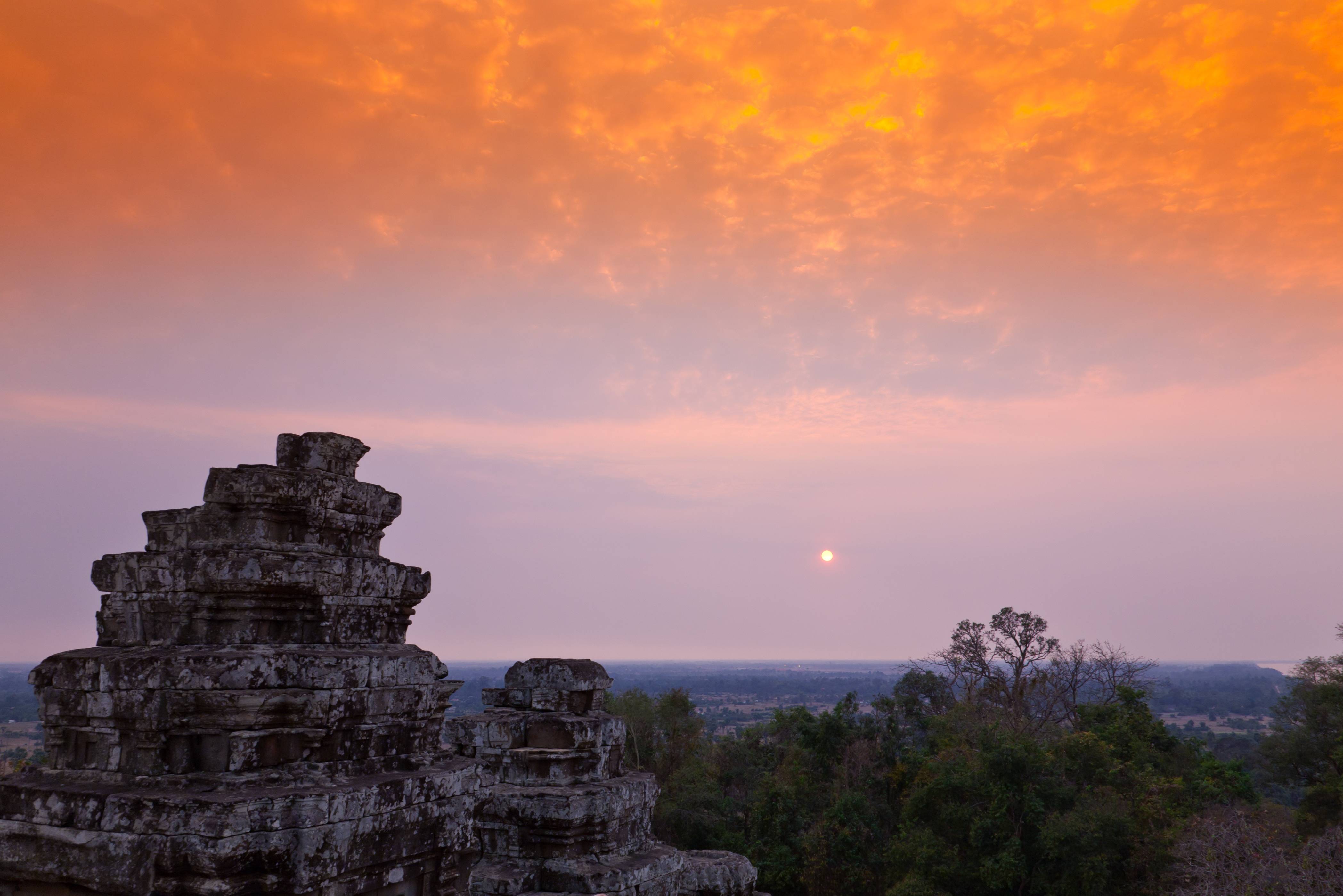 Zonsondergang in het Angkor tempelcomplex in Cambodja