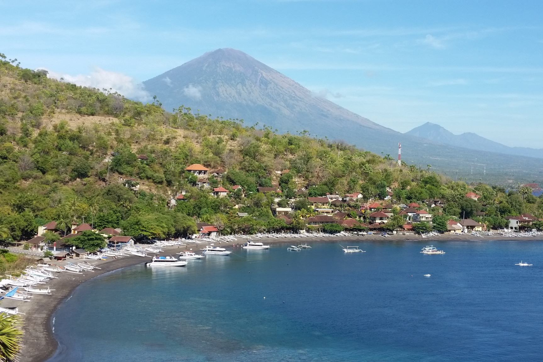 Baai met uitzicht in Amed op Bali