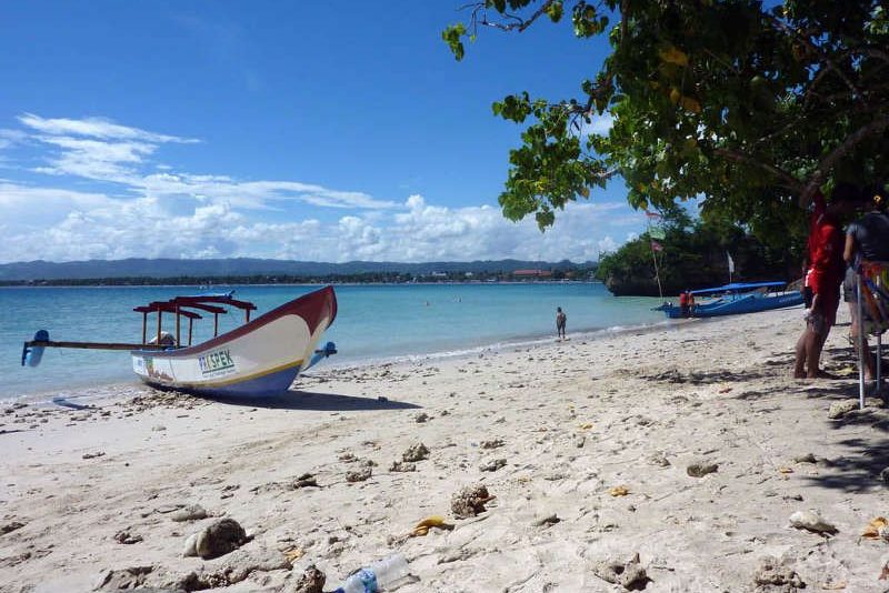 Strand bij Pangandaran op Java