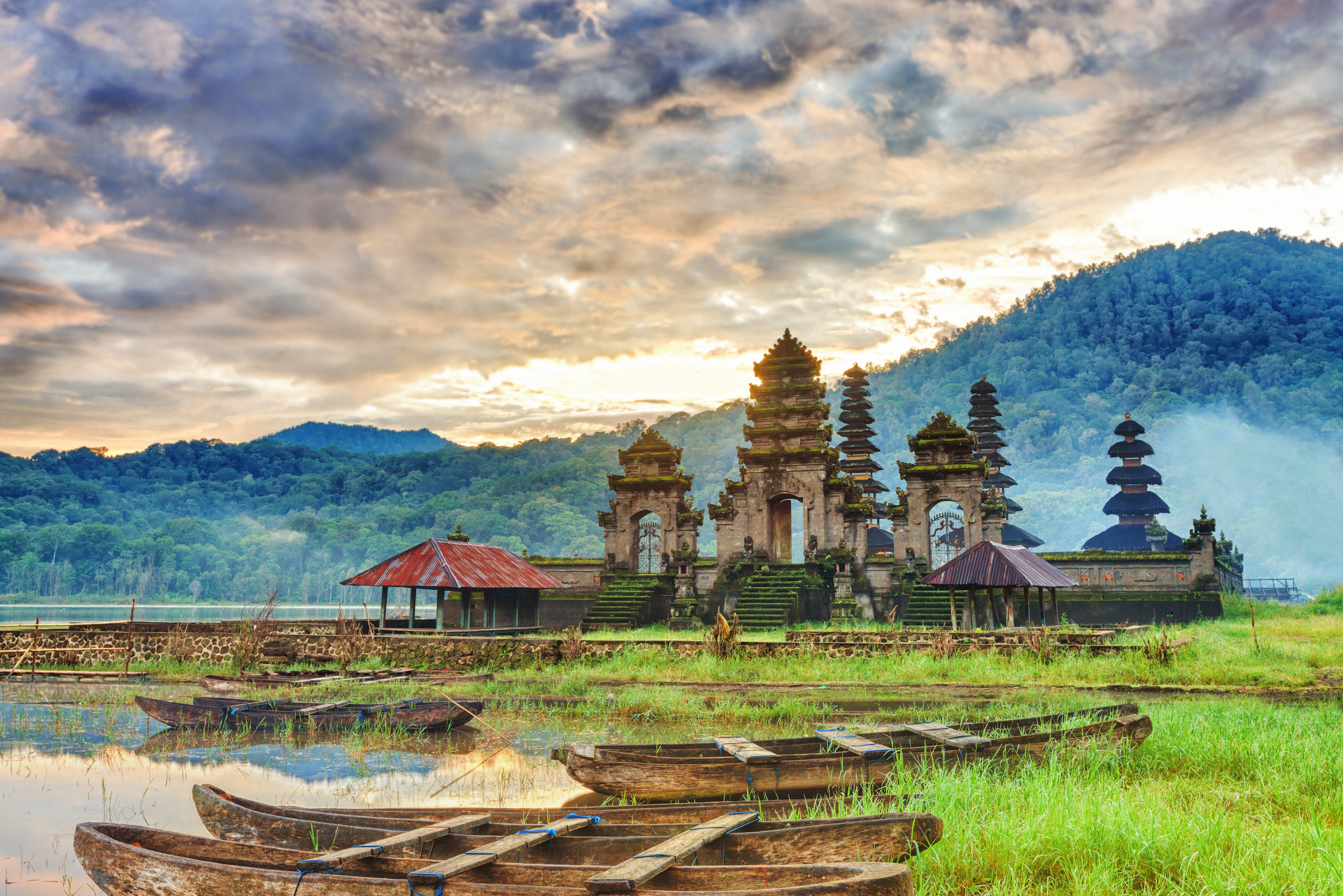 Kanoën op het Tamblingan meer