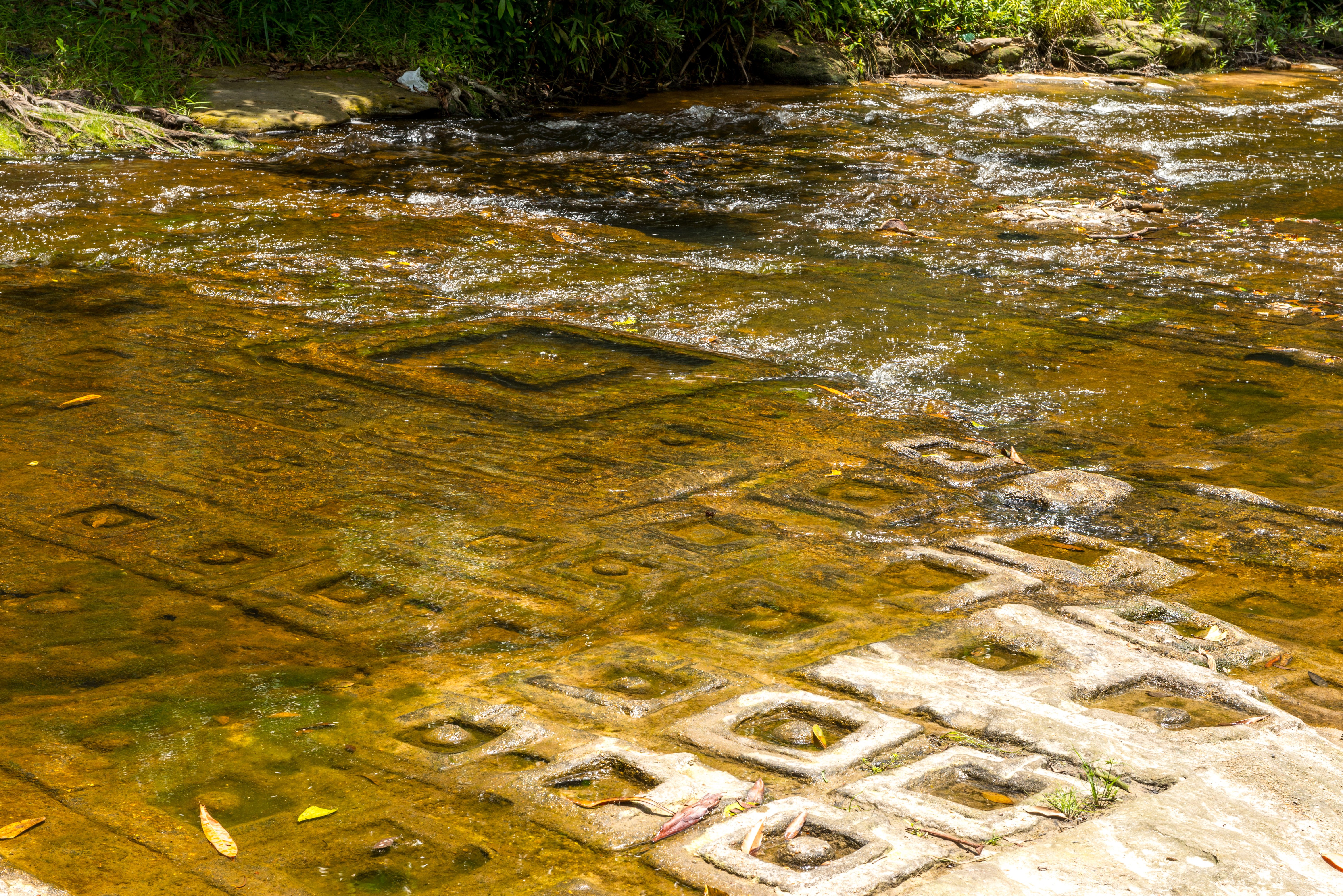 Rivier van de duizend linga's in het Phnom Kulen National Park in Cambodja