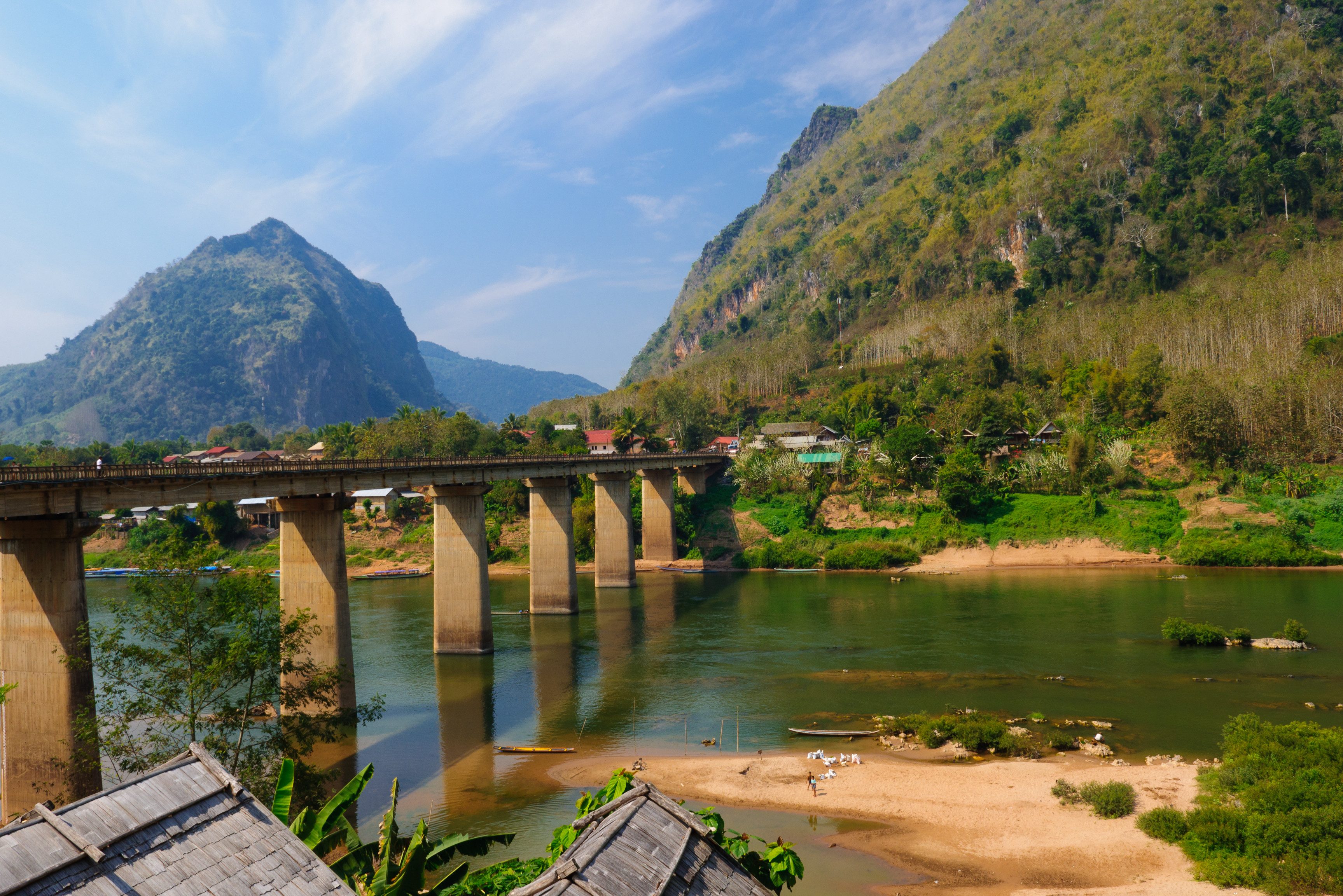 De brug bij Nong Khiaw in Laos