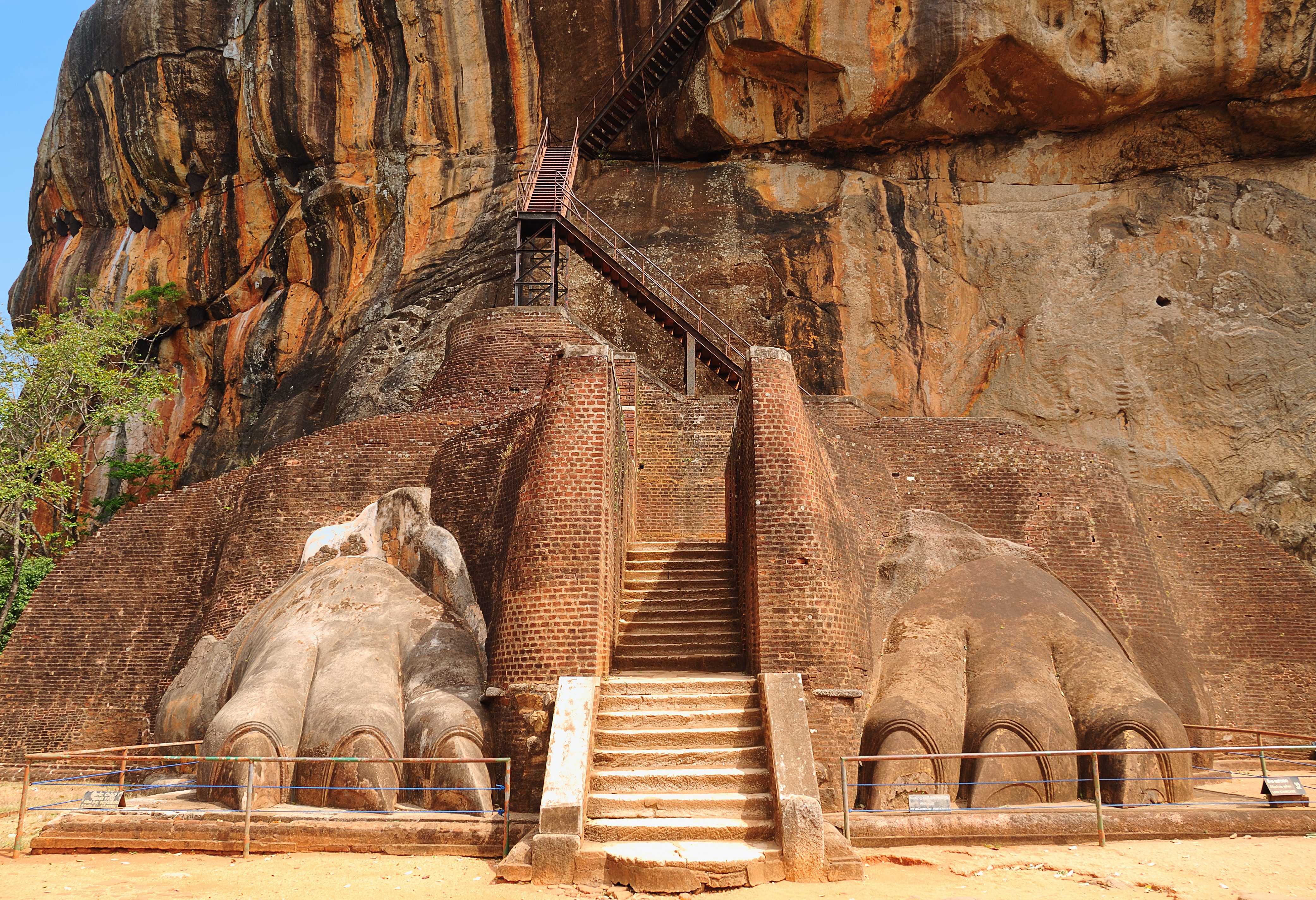 De leeuwenrots in Sigiriya in Sri Lanka