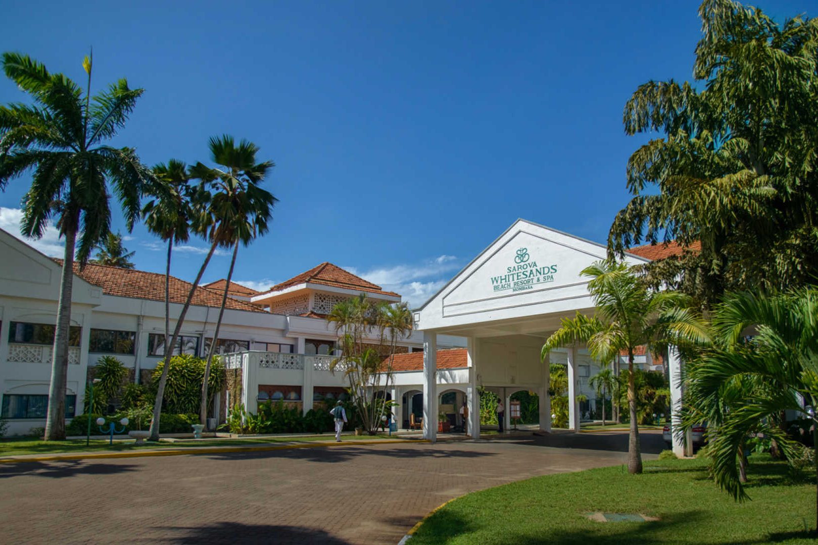 Ingang van het Sarova Whitesands Beach Resort in Bamburi Beach, Kenia