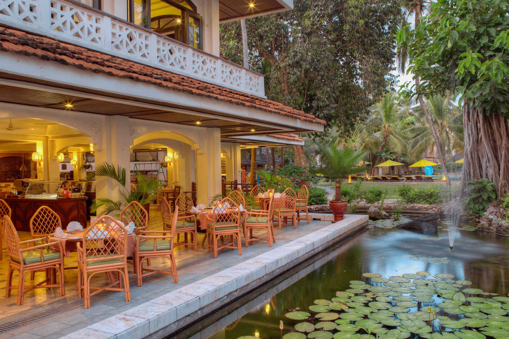 Minazi Cafe in het Sarova Whitesands Beach Resort in Bamburi Beach, Kenia