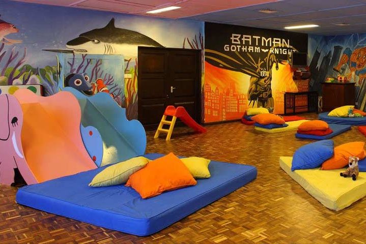 De Rangers Club in het Sarova Whitesands Beach Resort in Bamburi Beach, Kenia