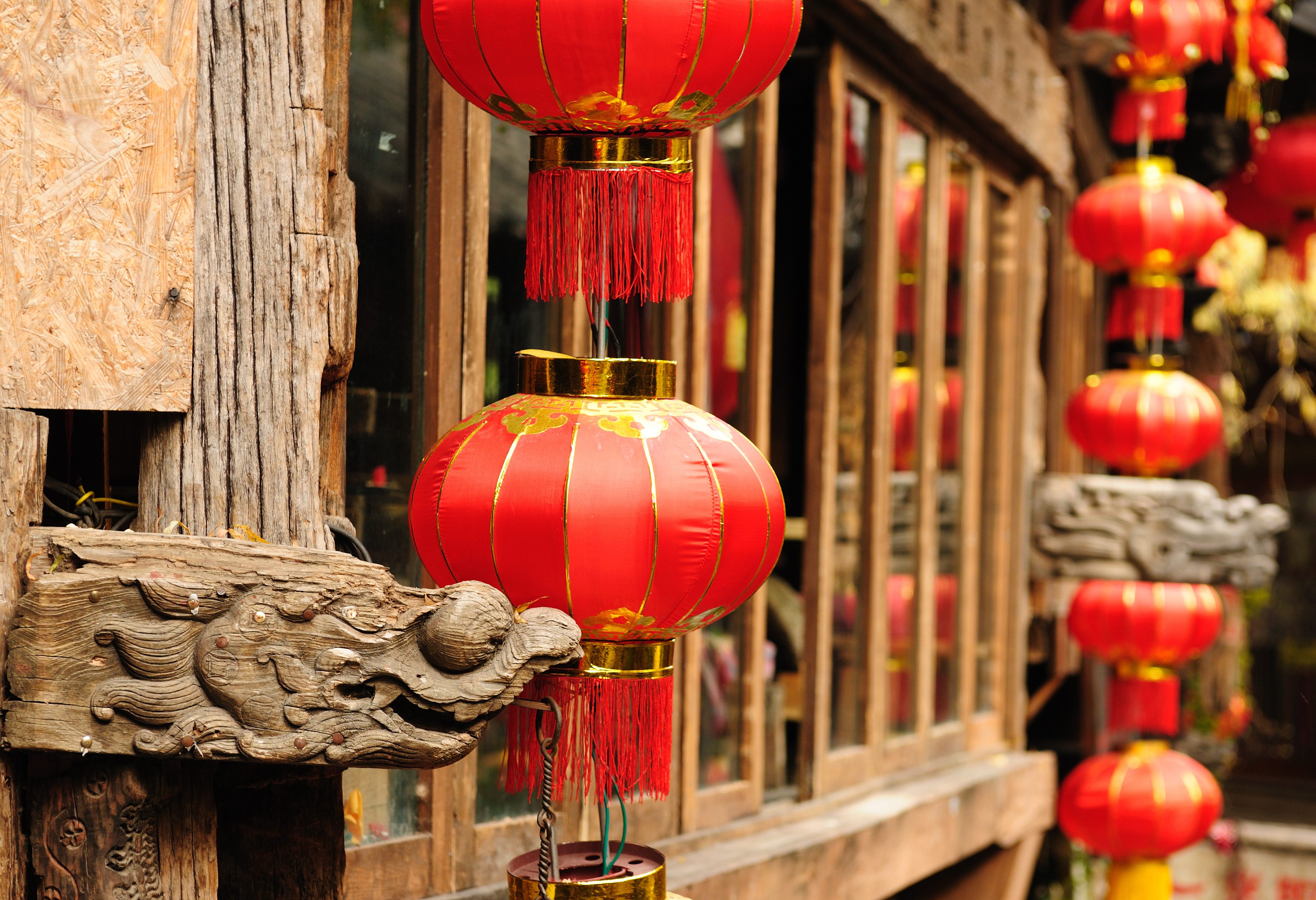 Huis met rode lampionnen in China