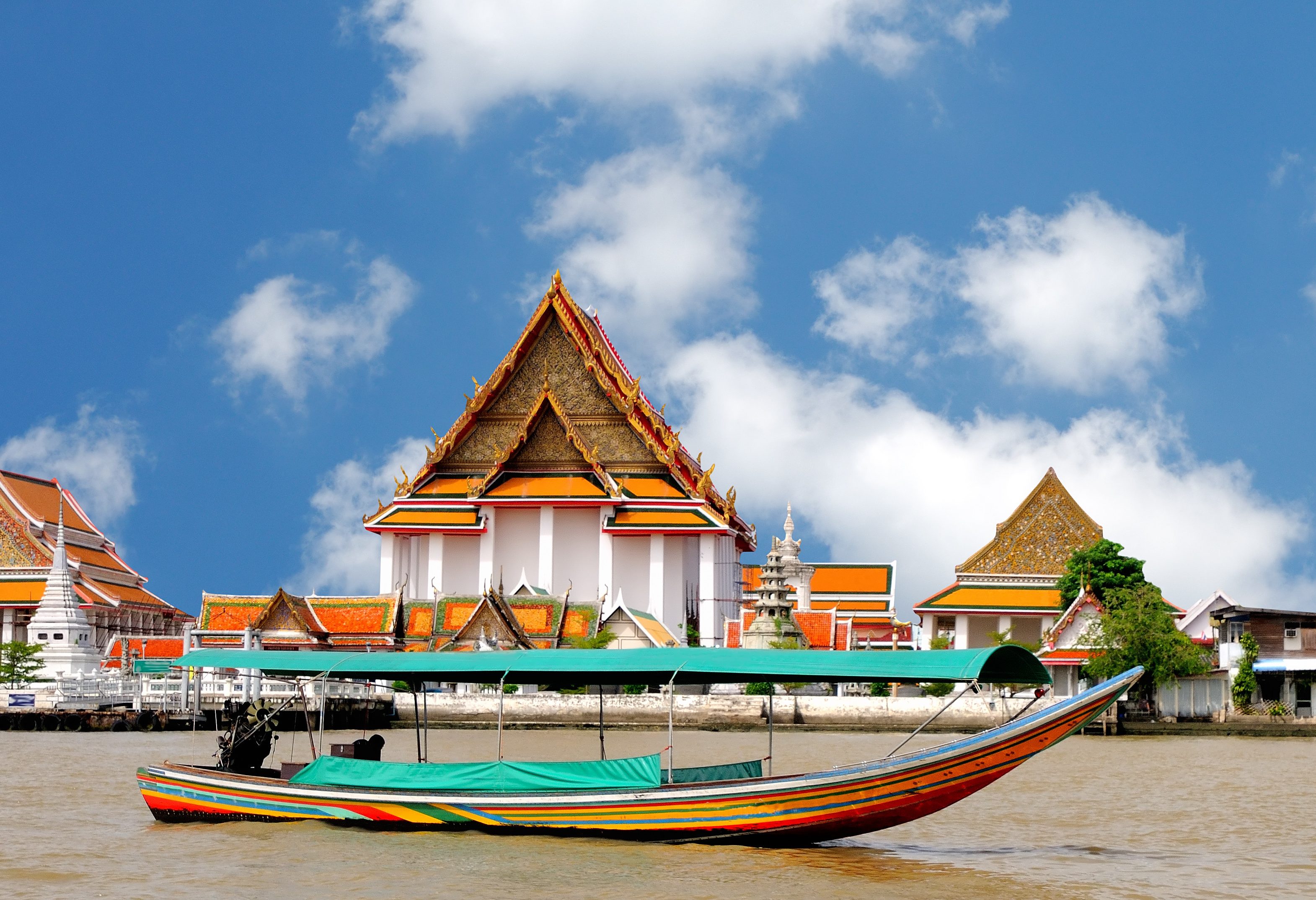 Varen door de hoofdstad Bangkok in Thailand