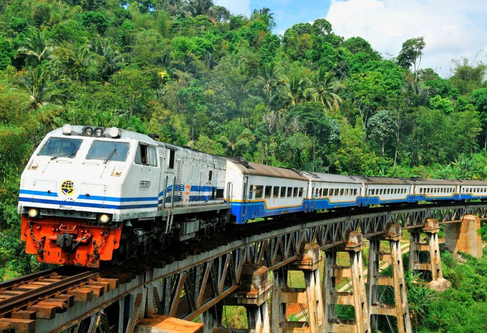 Treinreis Bandung Wonosobo