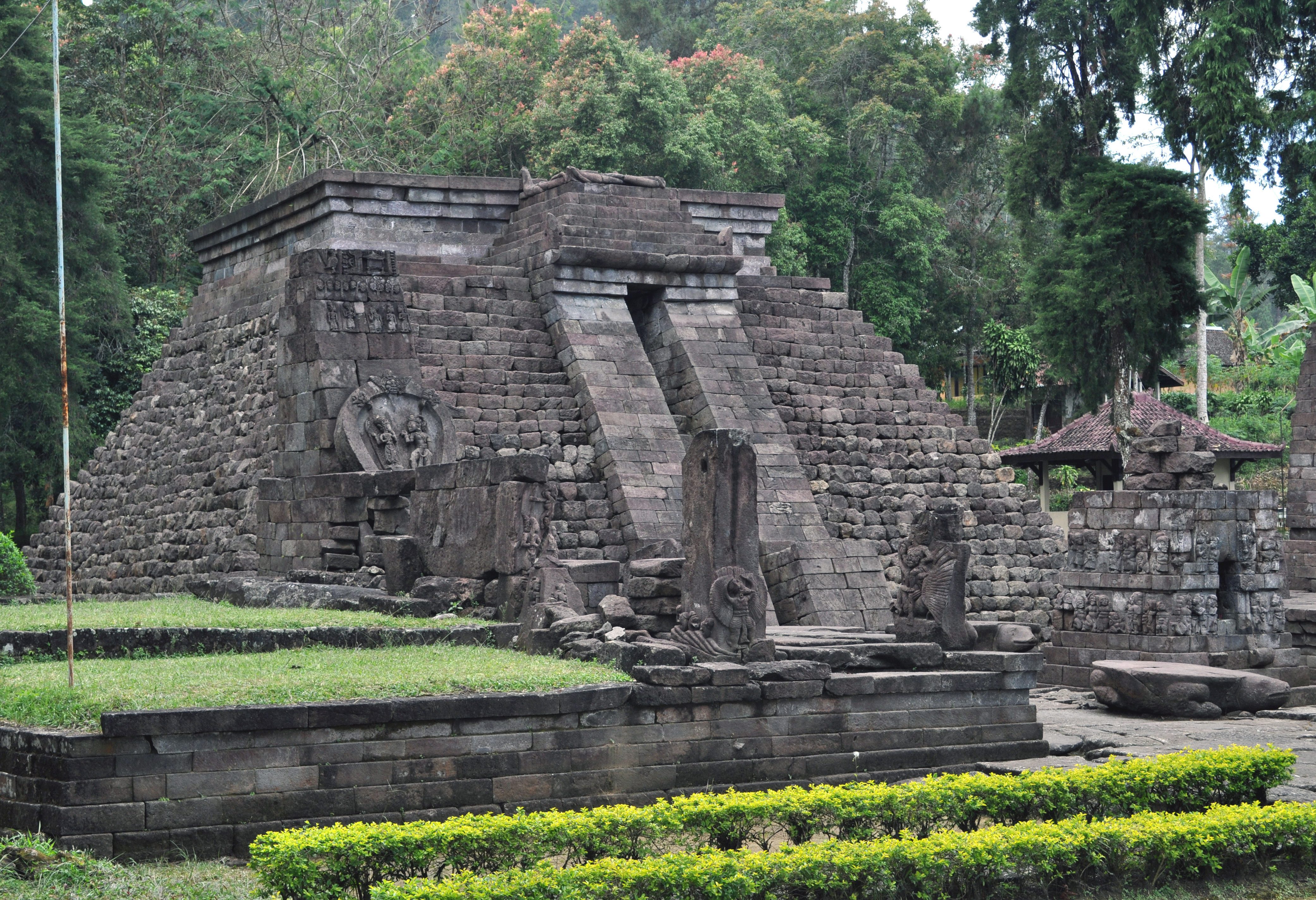 Candi Sukuh tempel vlakbij Yogyakarta Java