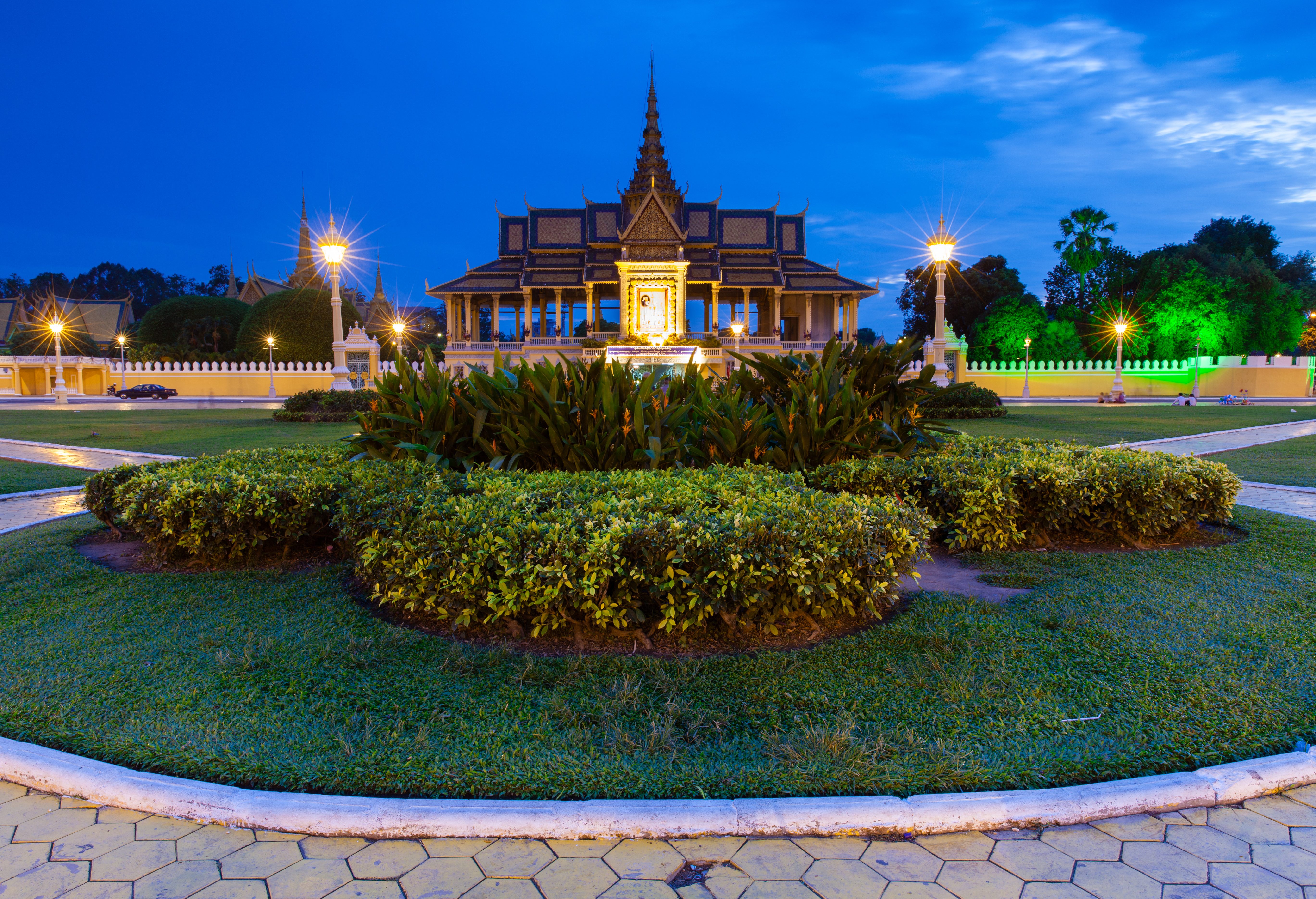 Royal Palace in de avond in Phnom Penh in Cambodja