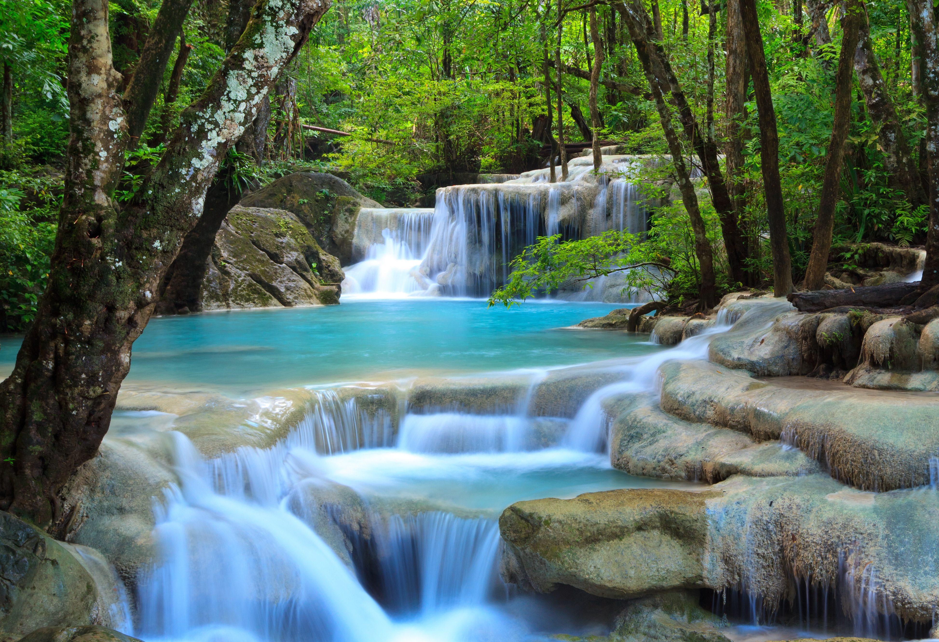 Erawan Watervallen in Kanchanaburi, Thailand