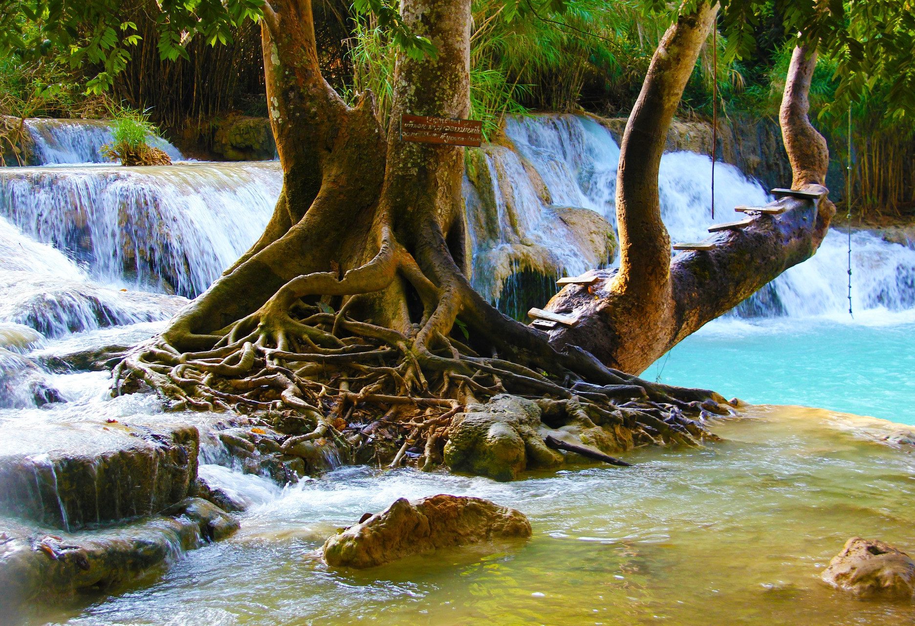 Erawan watervallen in Kanchanaburi, Thailand