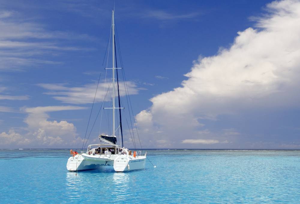 Blue Lagoon per catamaran (noordkust)