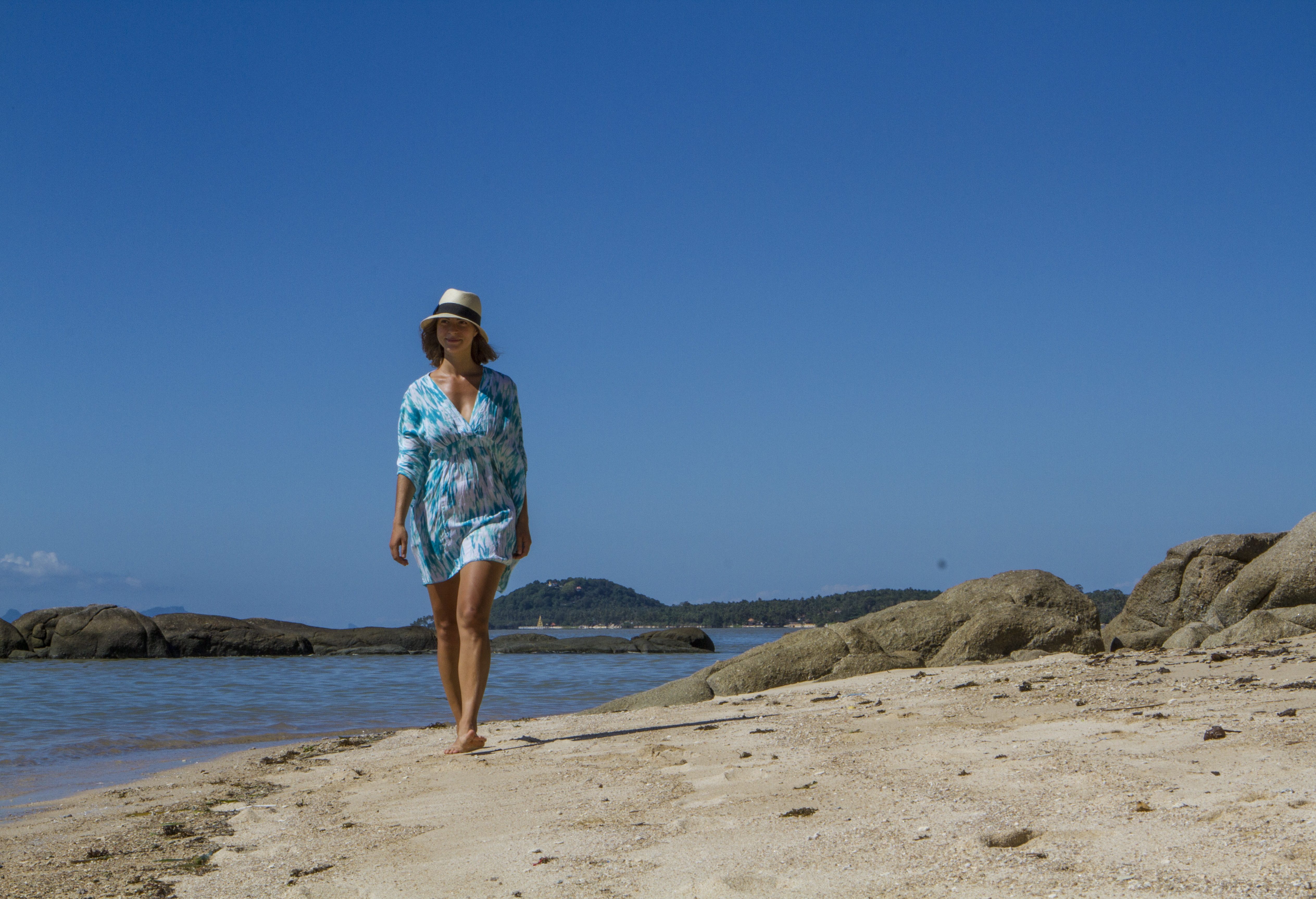 Een strandwandeling eindigt in een hete vrij partij