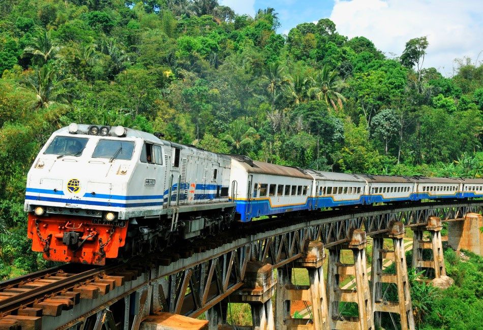 Trein Bandung Yogyakarta Java