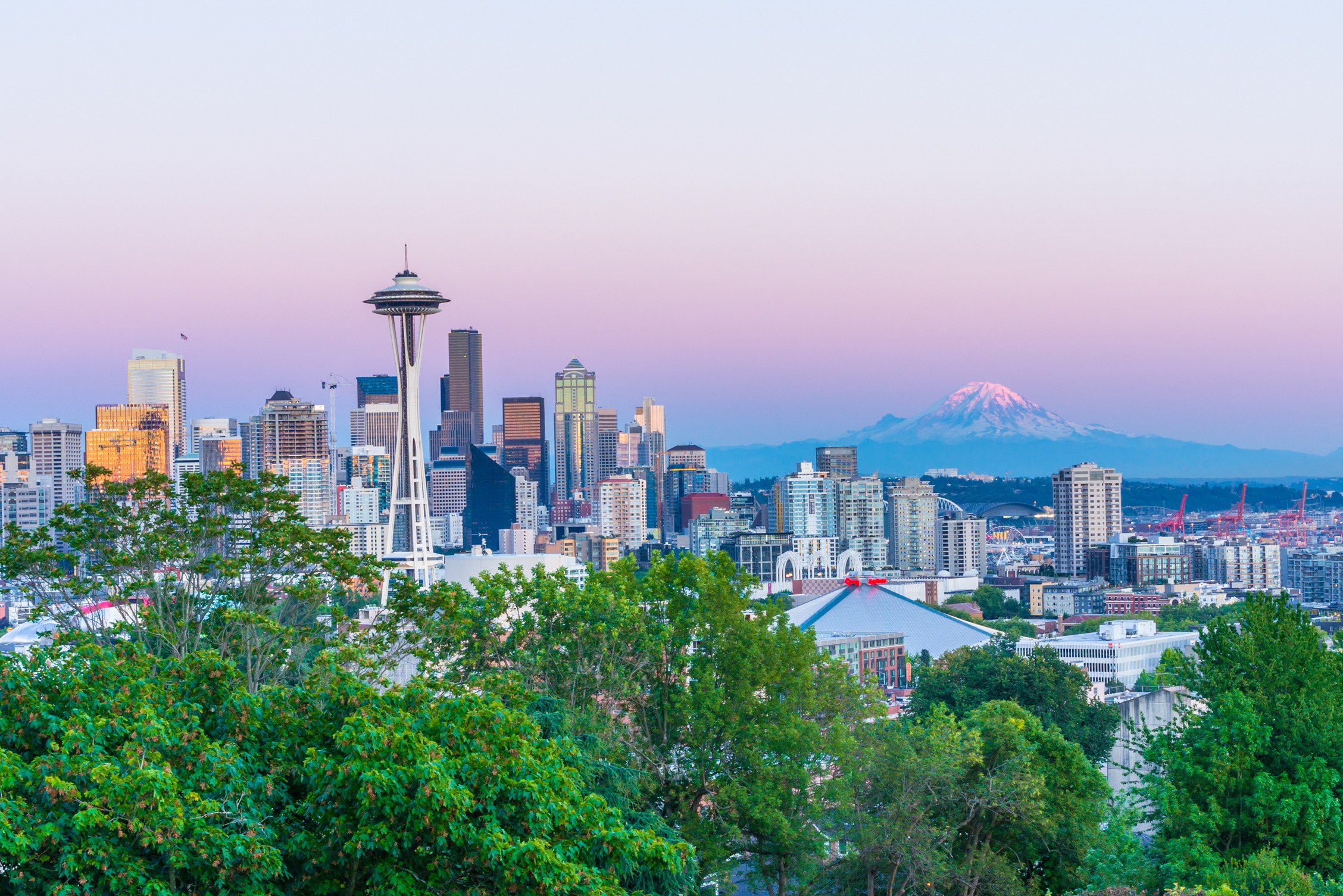 Seattle met Mount Rainier op de achtergrond