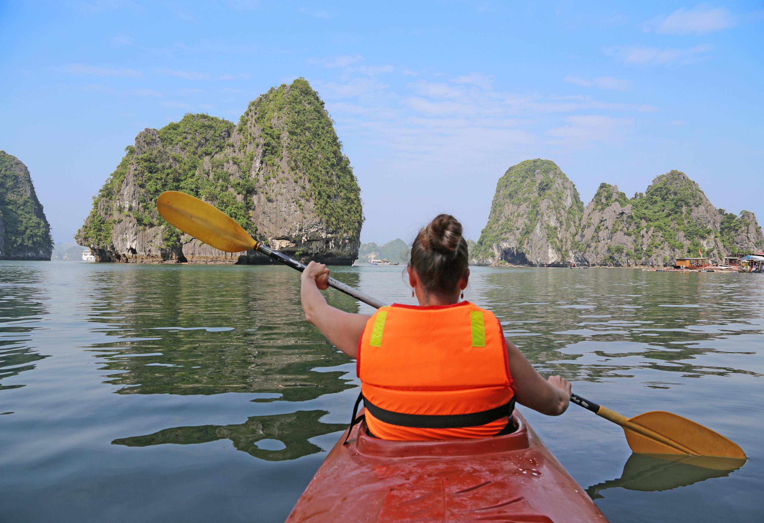 Kanoën in Halong Bay, Vietnam