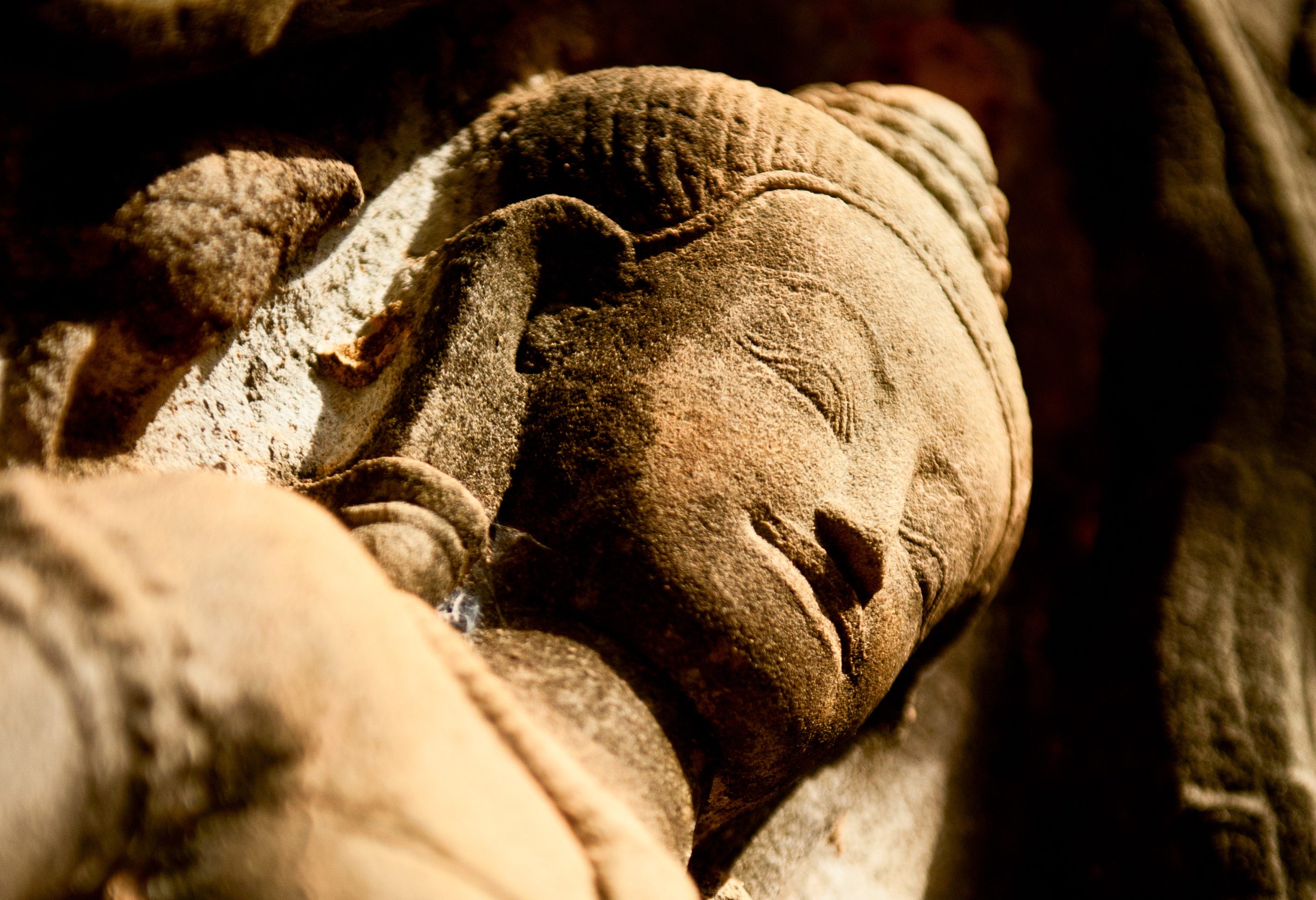 Beeldhouwwerk in het Angkor tempelcomplex in Cambodja