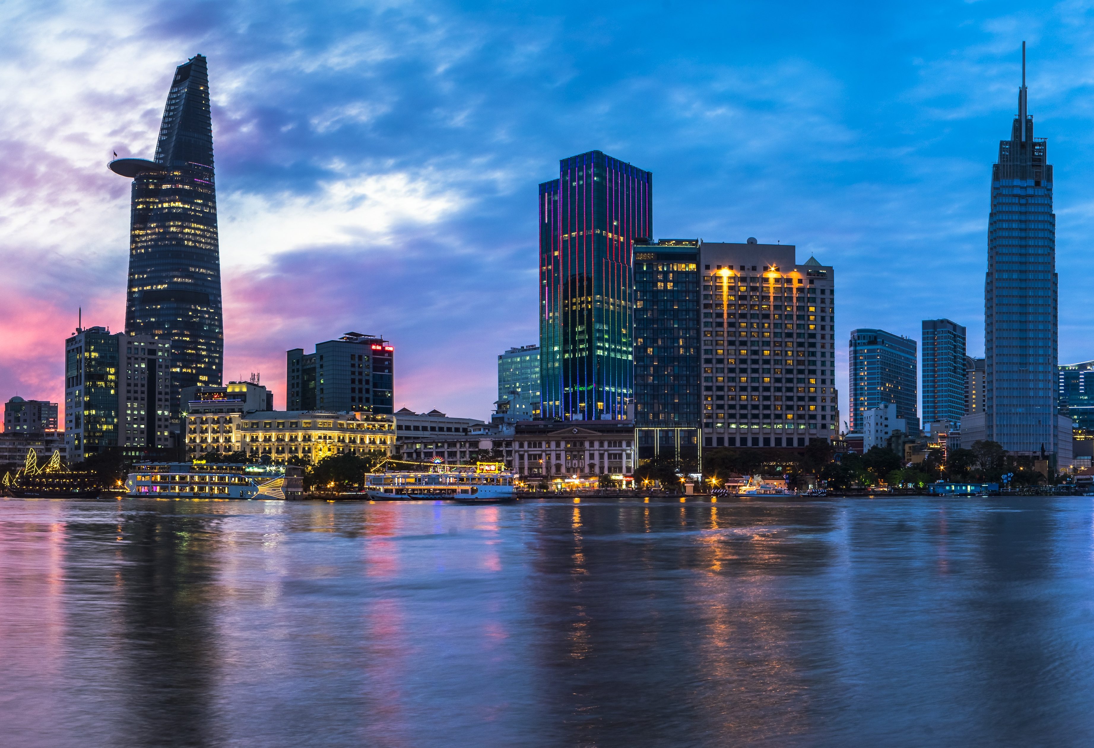 Saigon rivier in Ho Chi Minh Stad in Vietnam