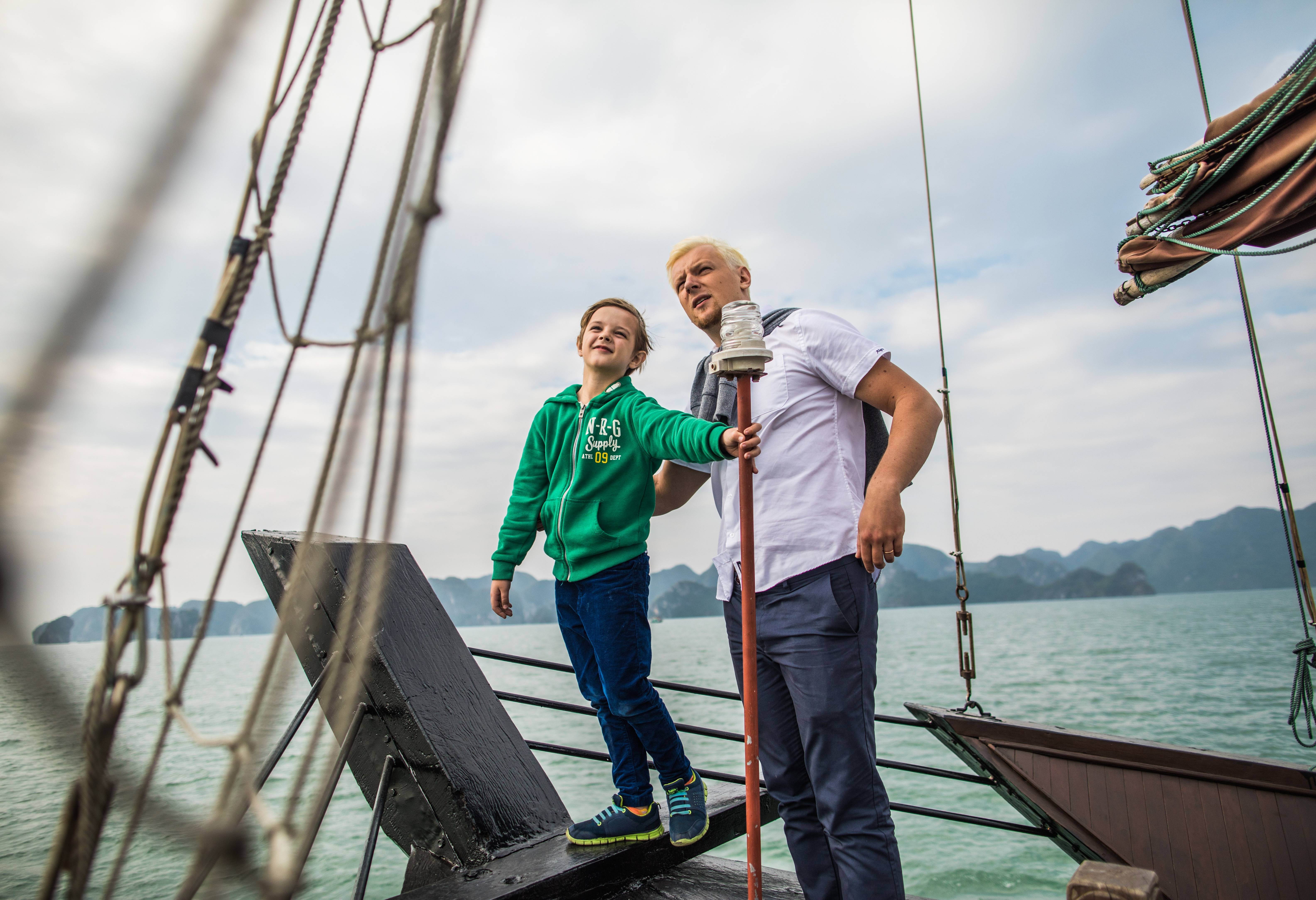 Privé cruise met de Bhaya Legend in Halong Bay, Vietnam