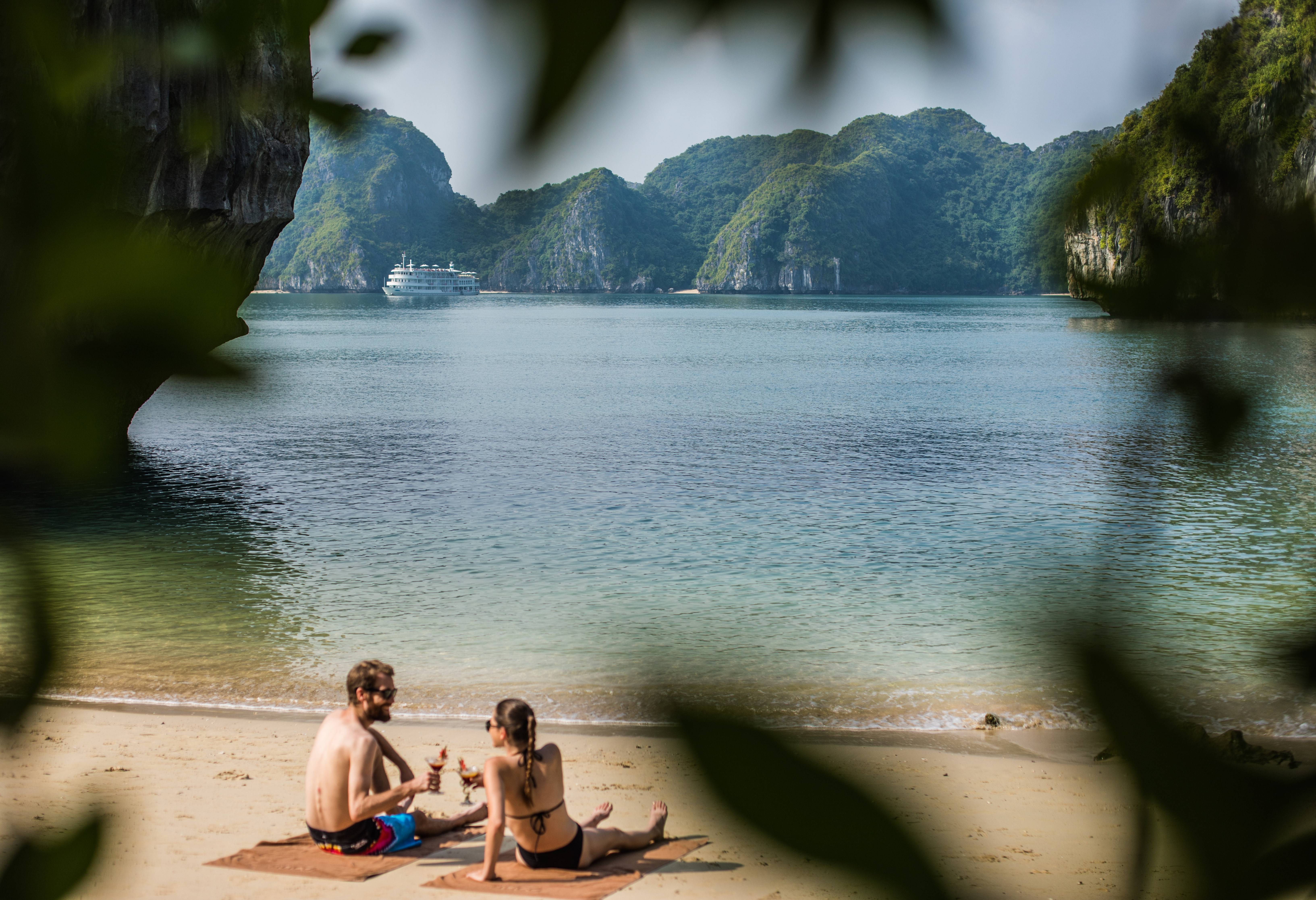 Privécruise met de Bhaya Legend in Halong Bay, Vietnam