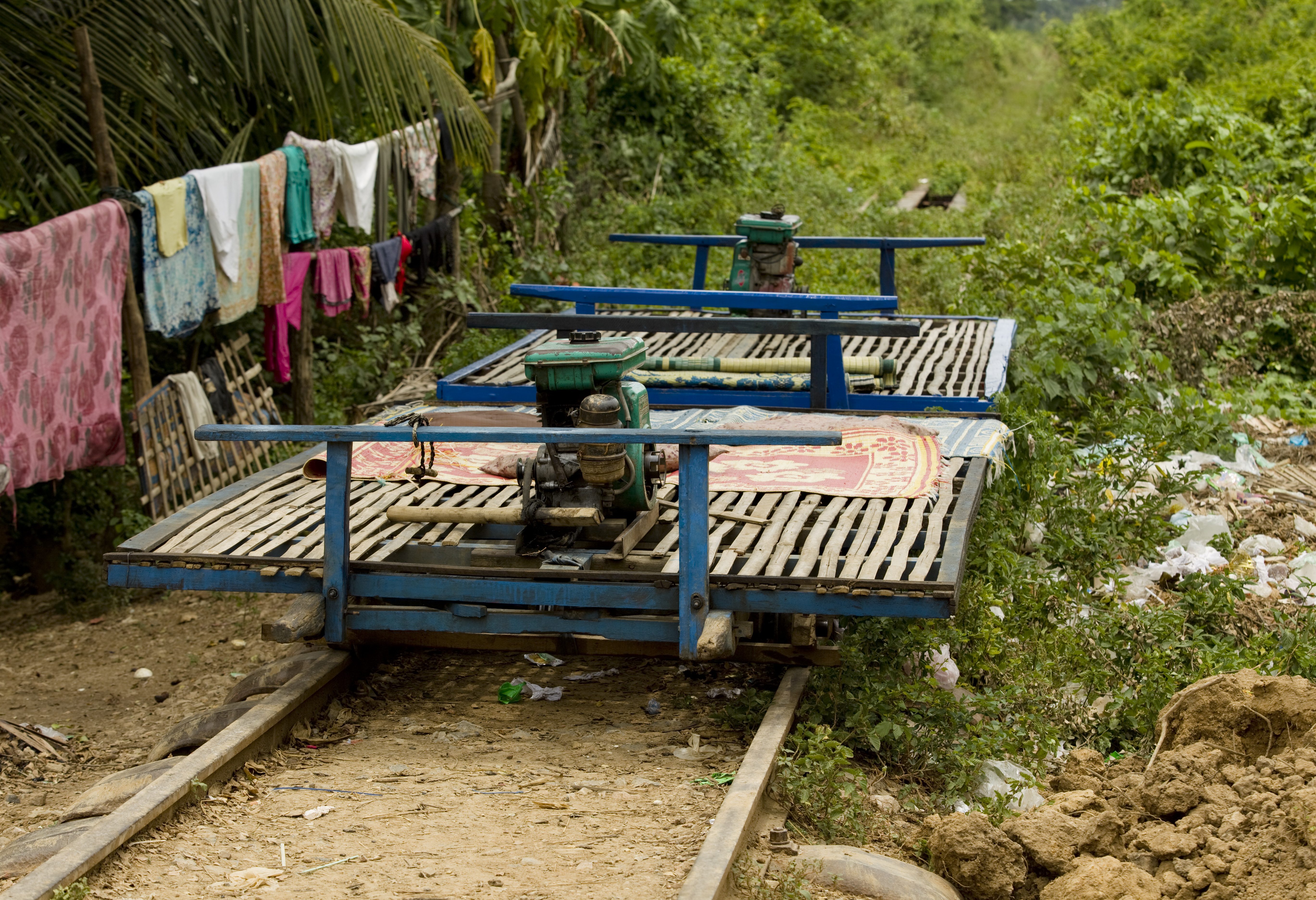 Bamboetrein in de omgeving van Battambang, Cambodja