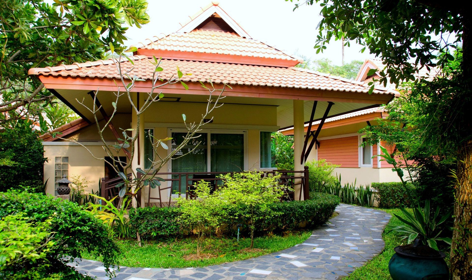 Buitenkant Deluxe Bungalow Superior Garden Bungalow in het Koh Chang Paradise Resort in Thailand